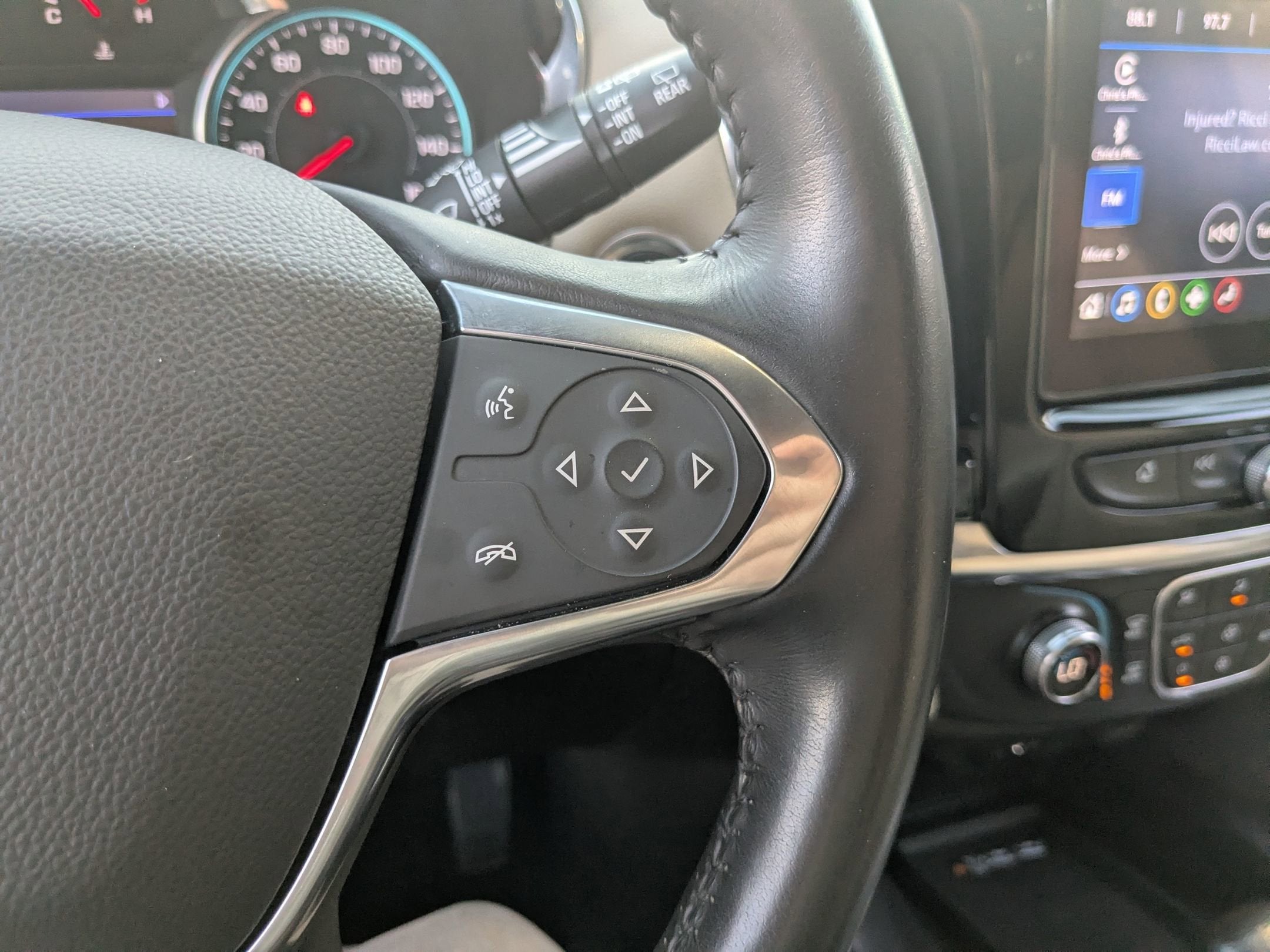 2022 Chevrolet Traverse LT Leather