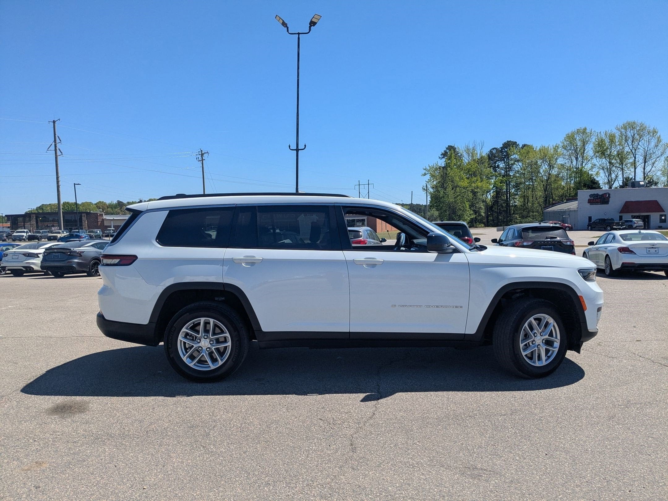 2025 Jeep Grand Cherokee L Laredo X 4x4