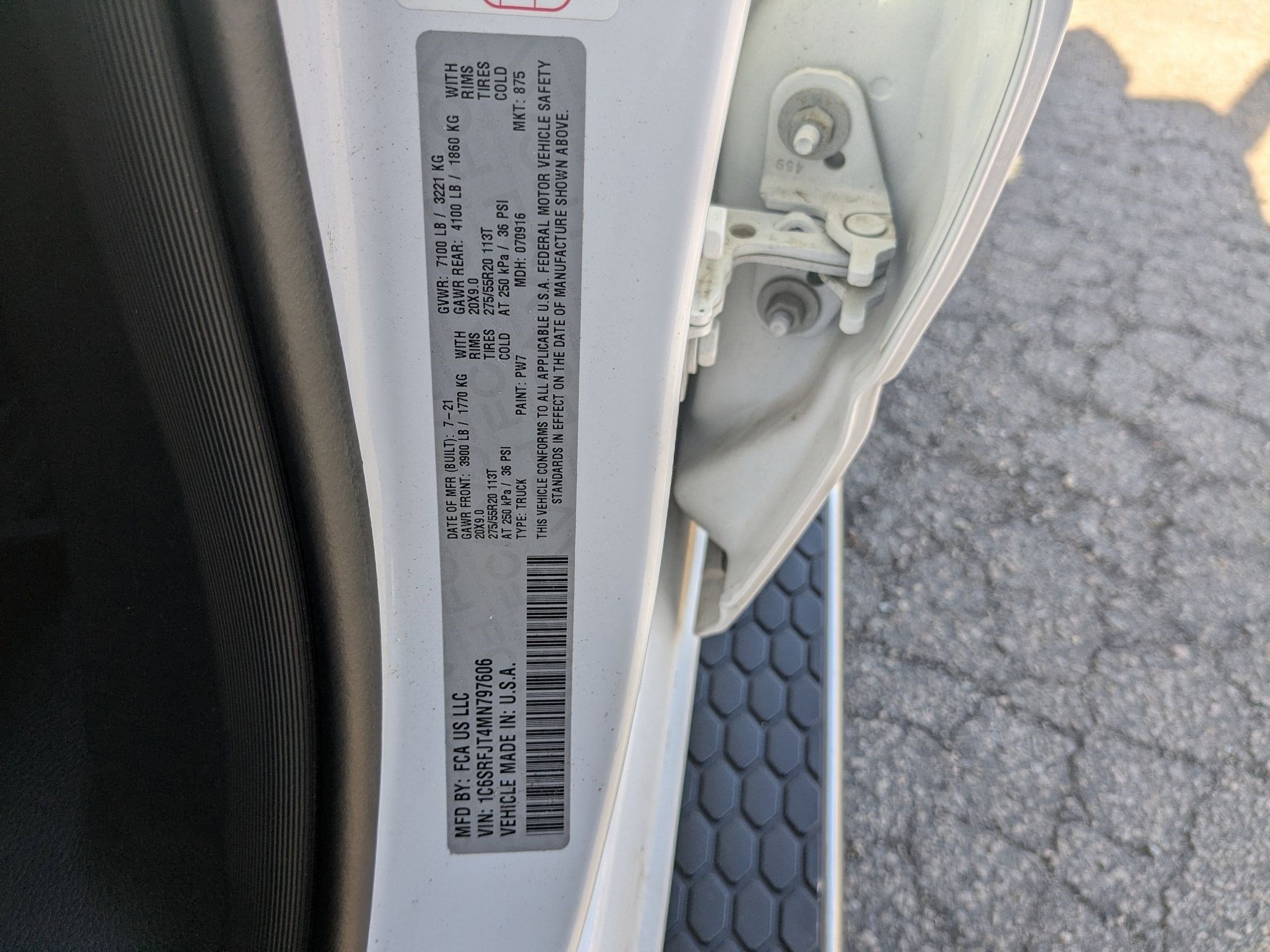 2021 RAM 1500 Laramie Crew Cab 4x4 5'7' Box