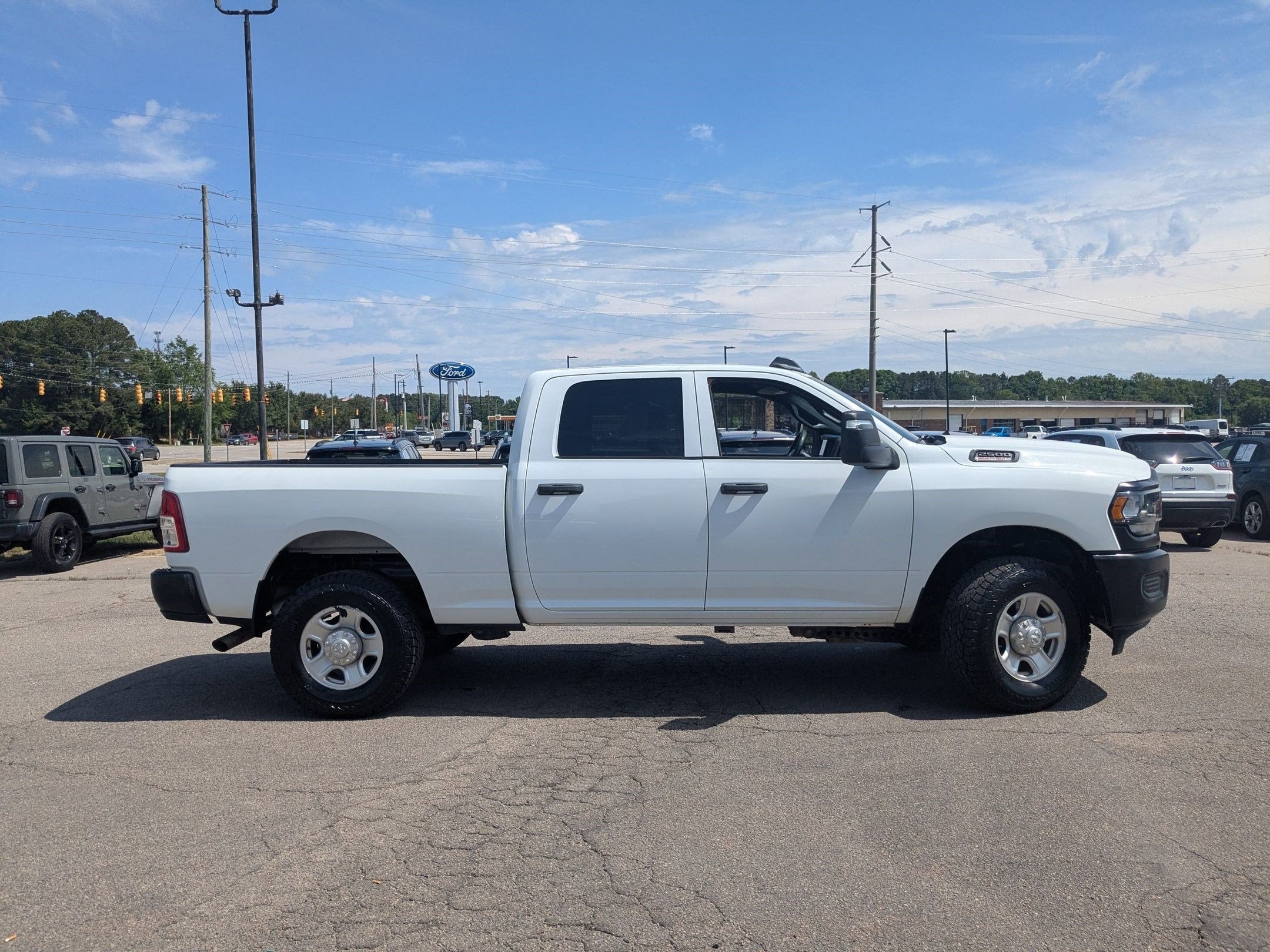 2023 RAM 2500 Tradesman Crew Cab 4x4 6'4' Box