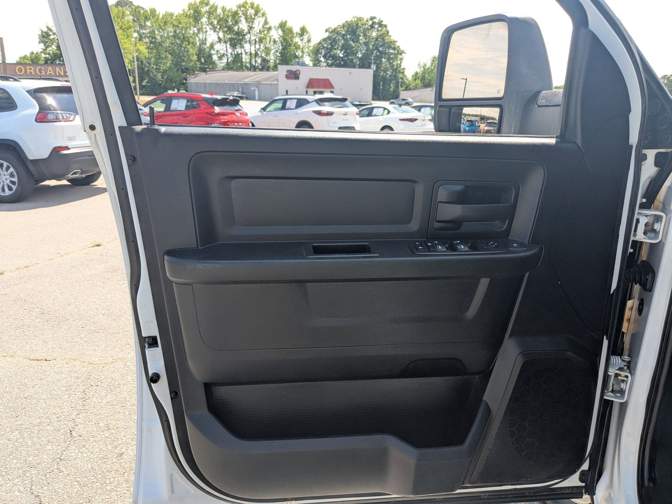 2023 RAM 2500 Tradesman Crew Cab 4x4 6'4' Box