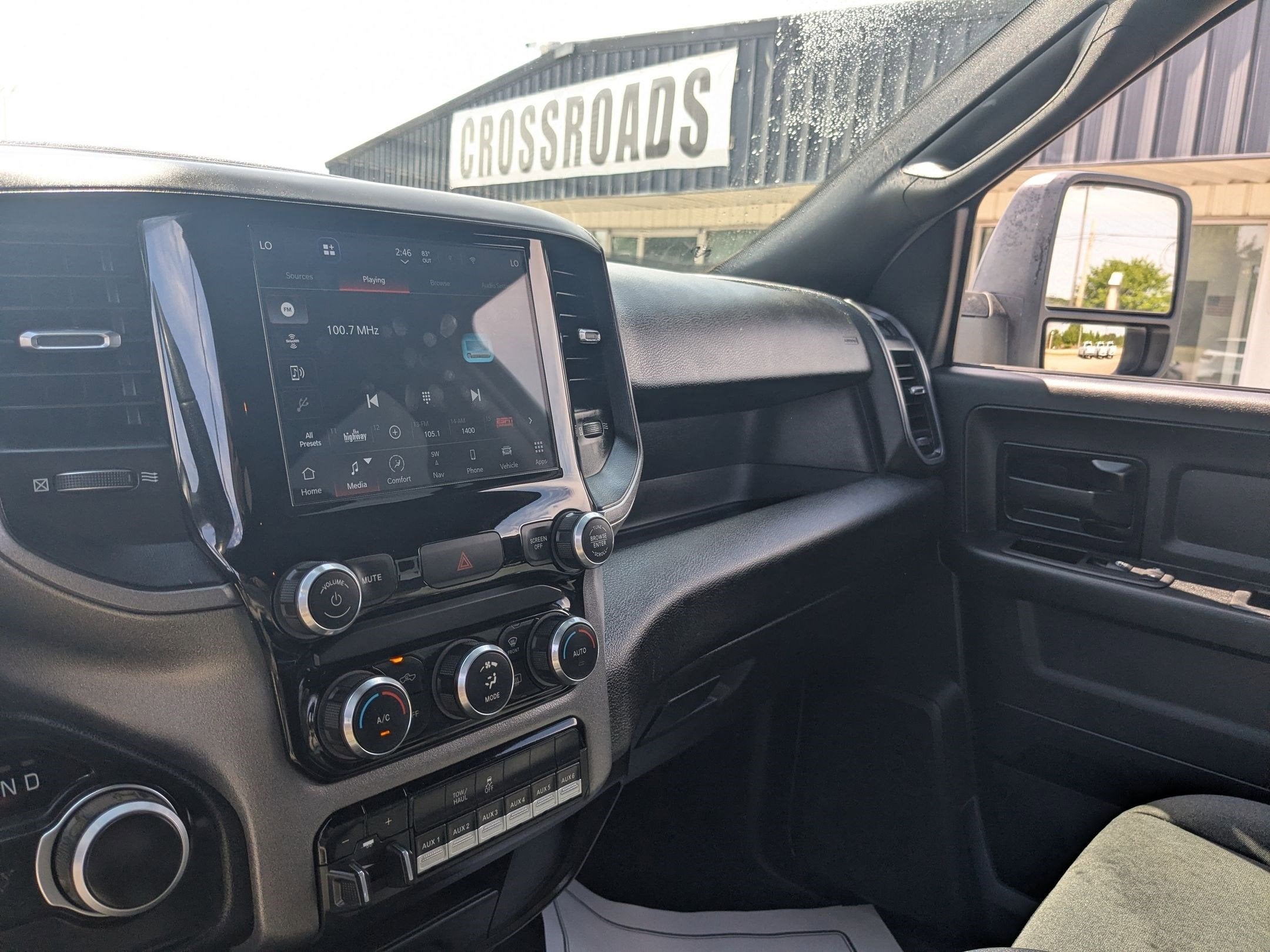 2023 RAM 2500 Tradesman Crew Cab 4x4 6'4' Box