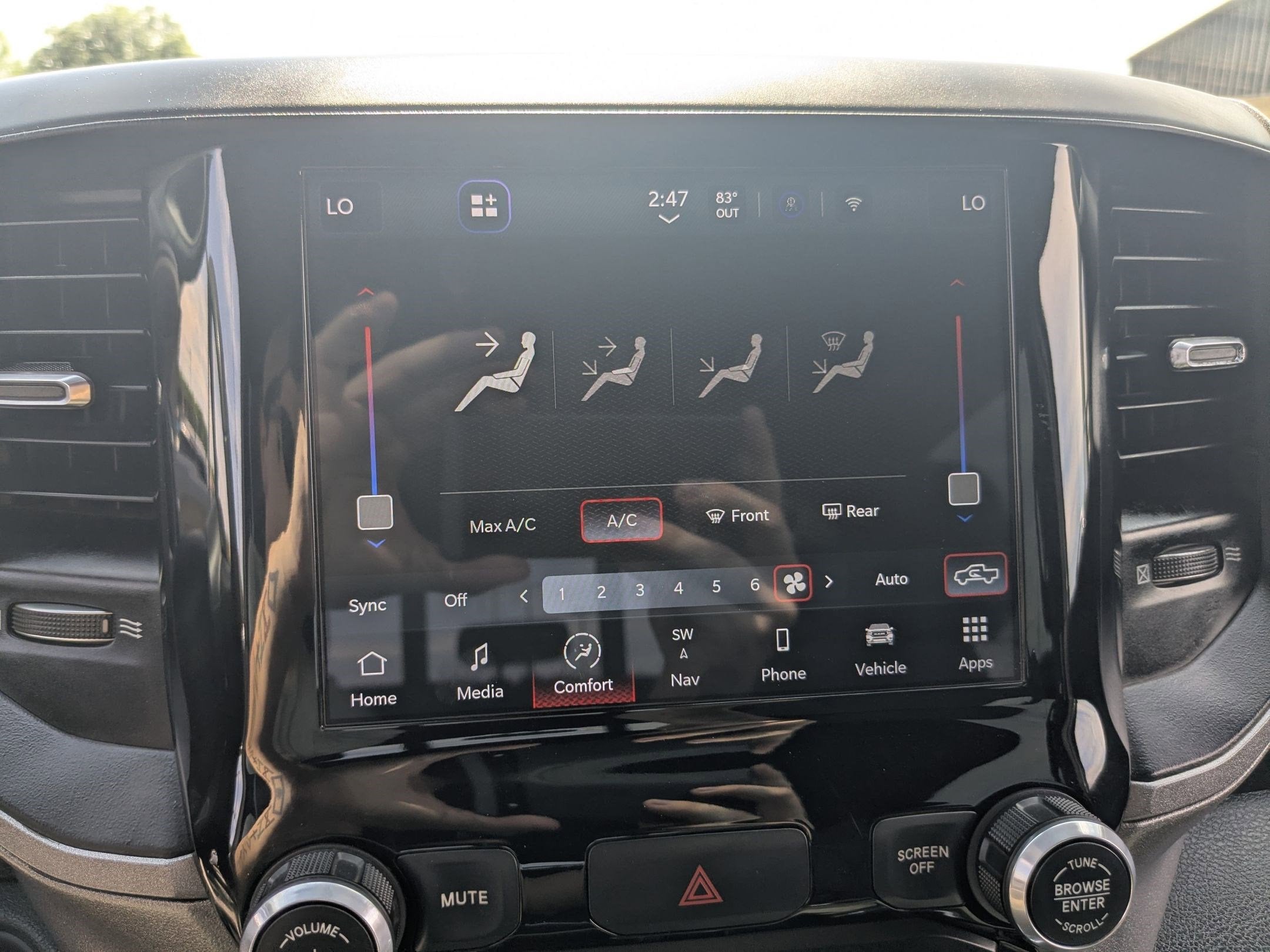 2023 RAM 2500 Tradesman Crew Cab 4x4 6'4' Box