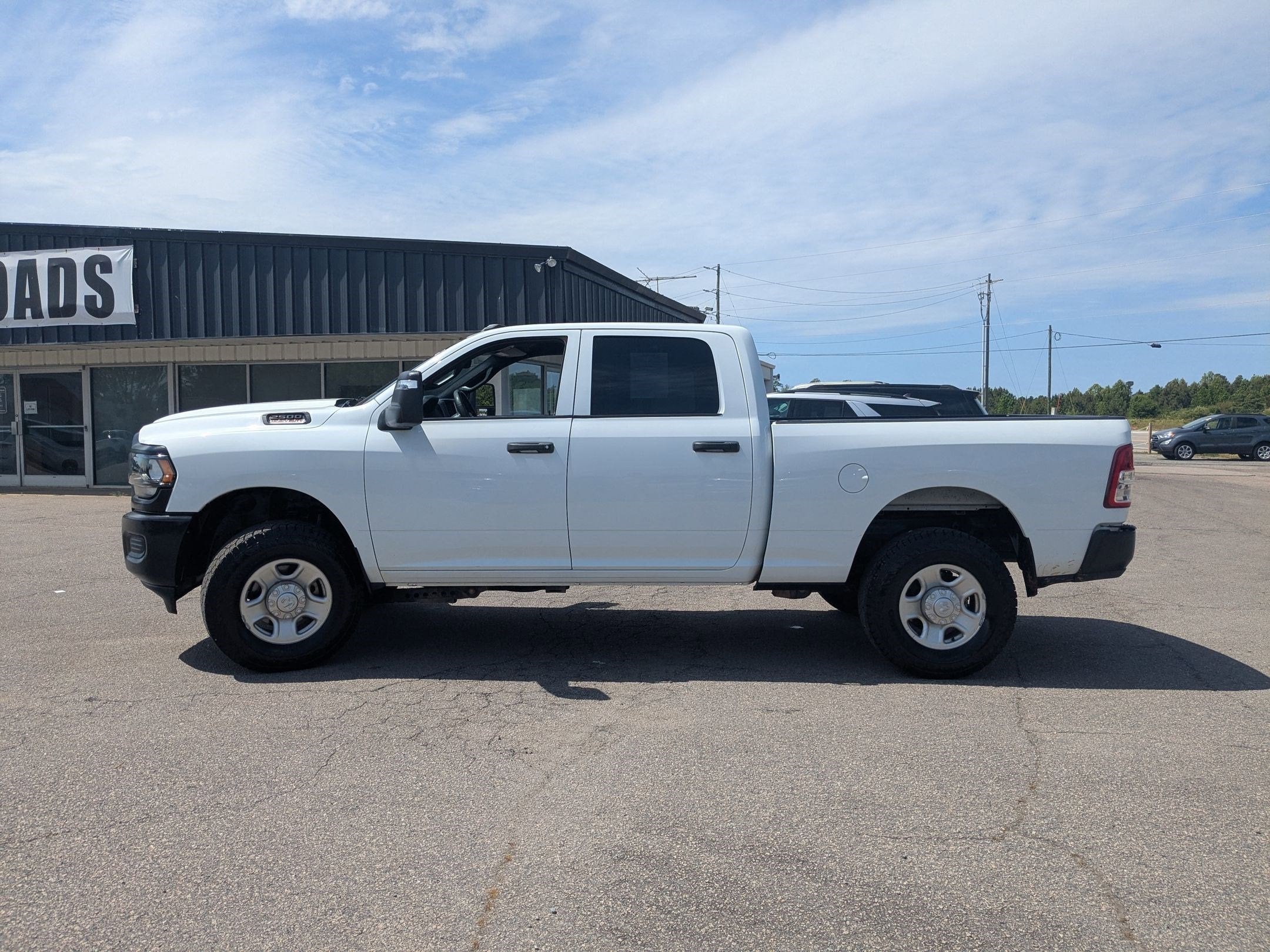 2023 RAM 2500 Tradesman Crew Cab 4x4 6'4' Box
