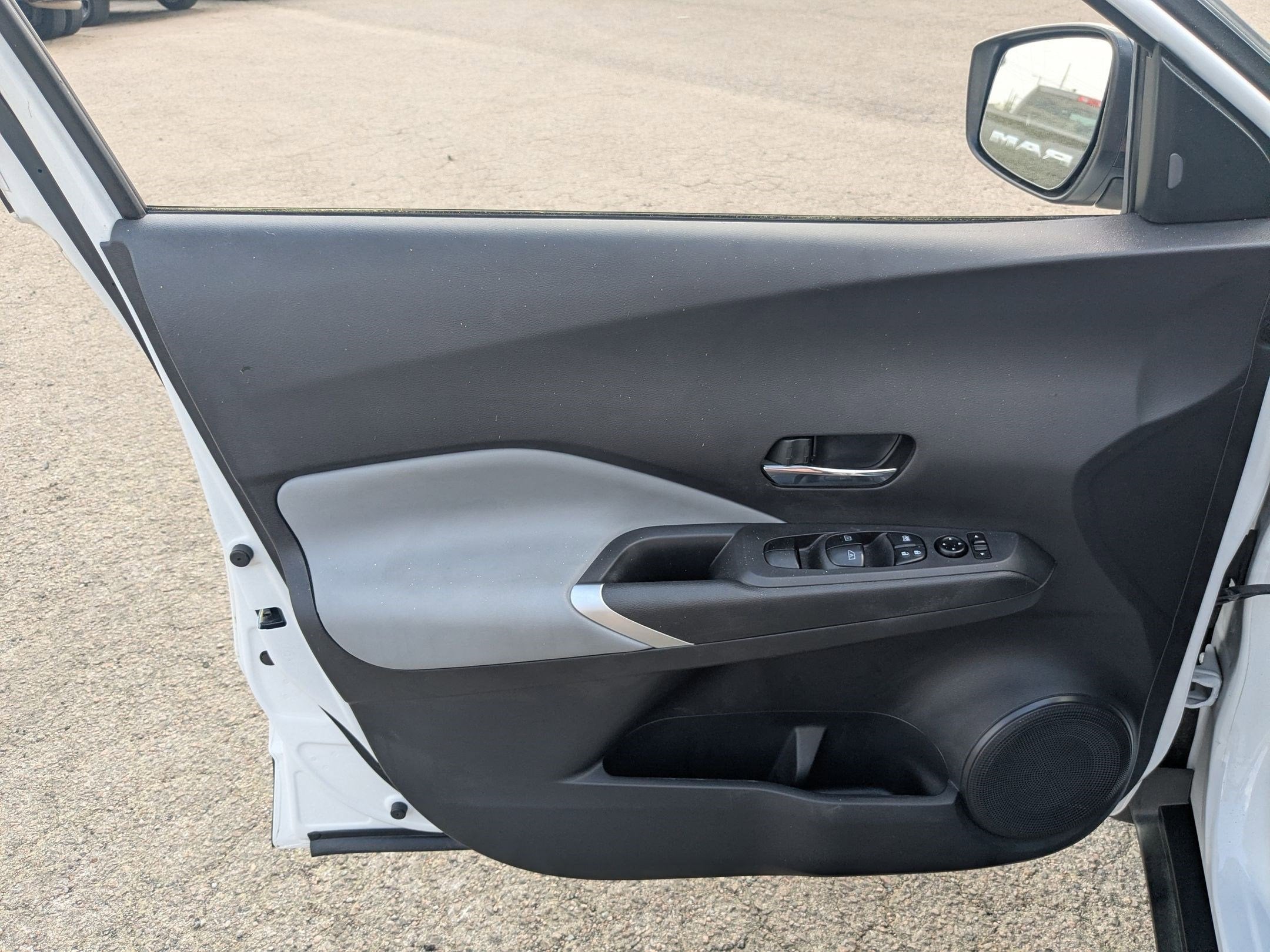 2023 Nissan Kicks SR Xtronic CVT