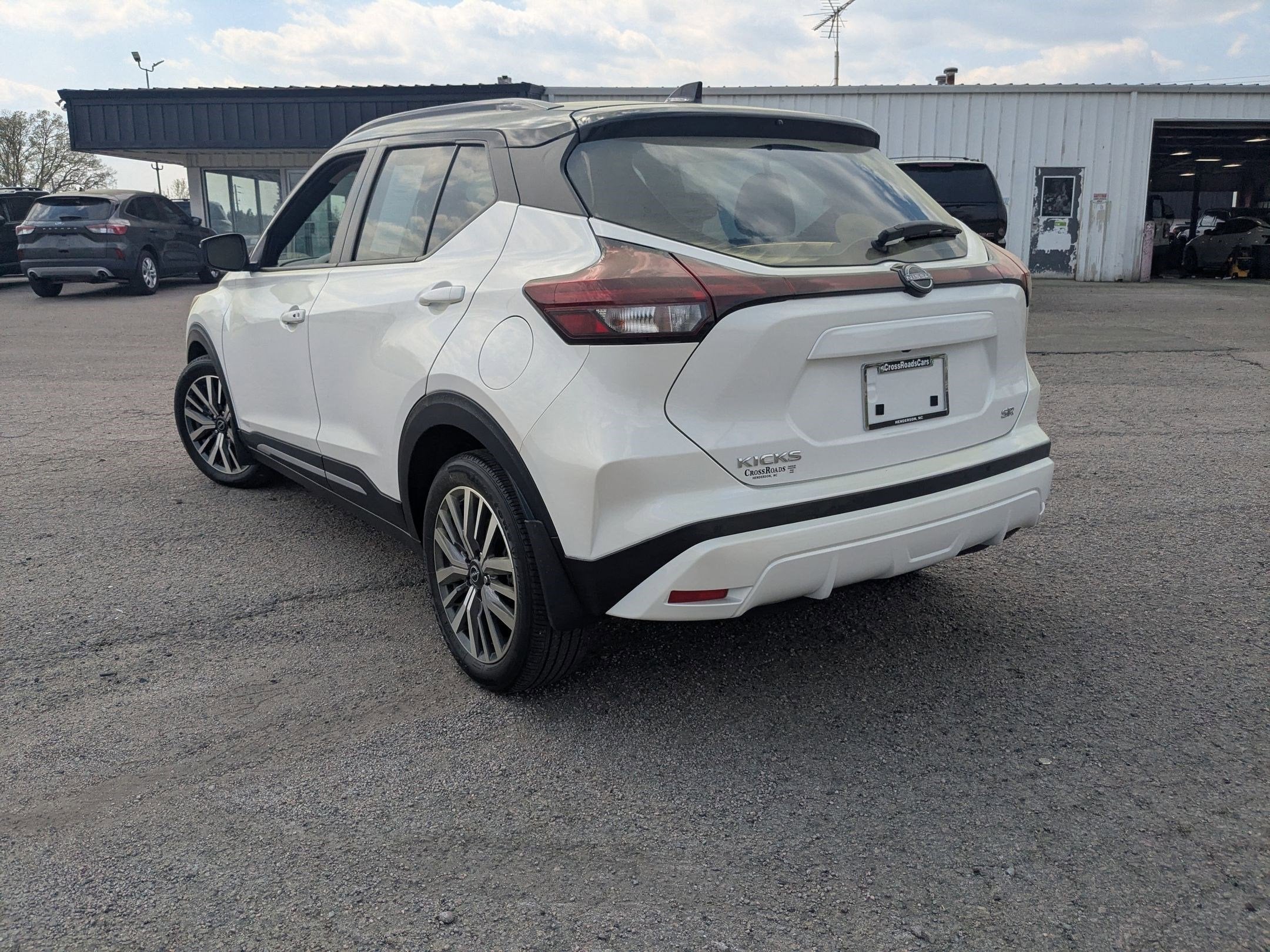 2023 Nissan Kicks SR Xtronic CVT