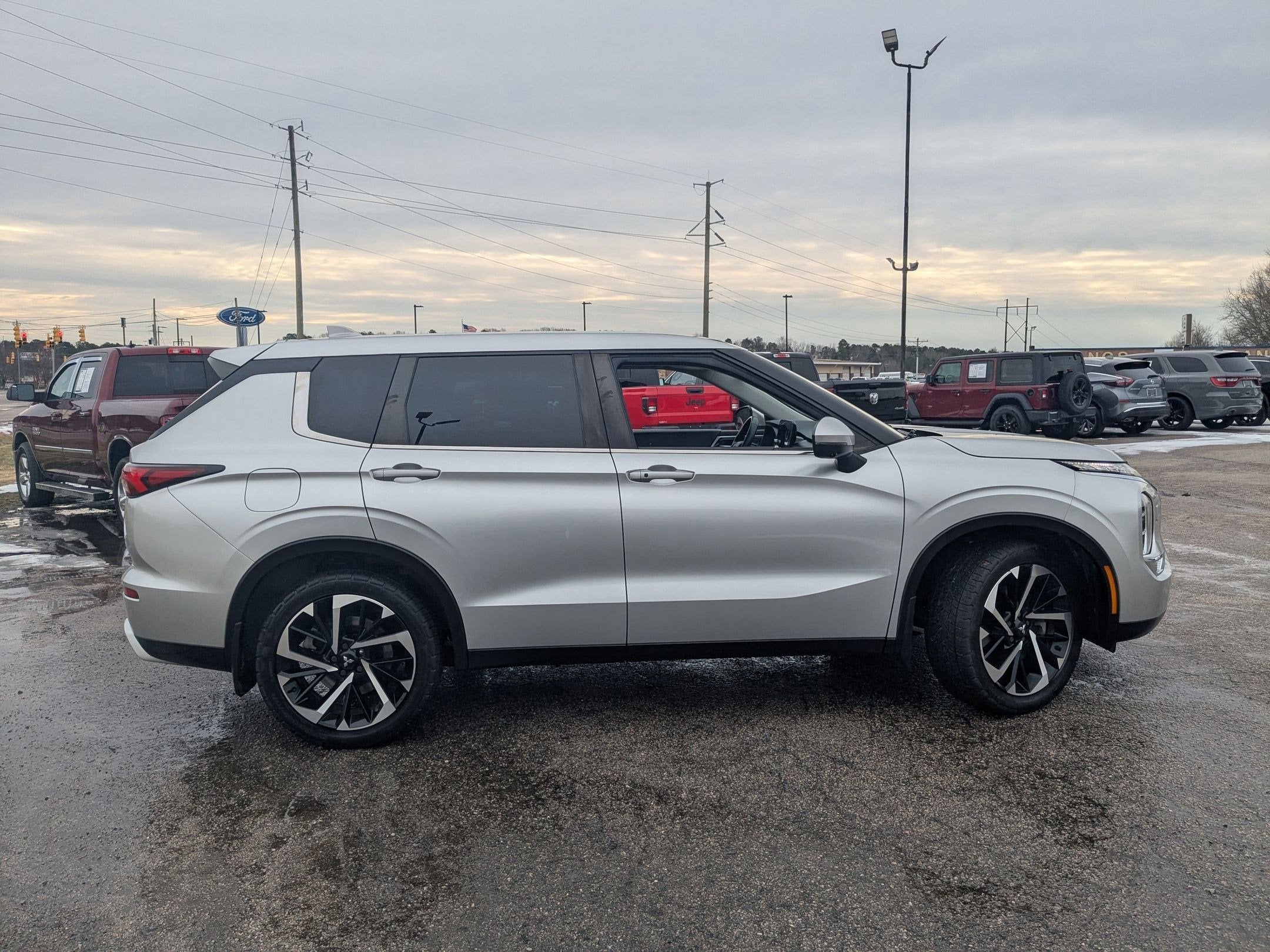 2023 Mitsubishi Outlander SE 2.5 S-AWC