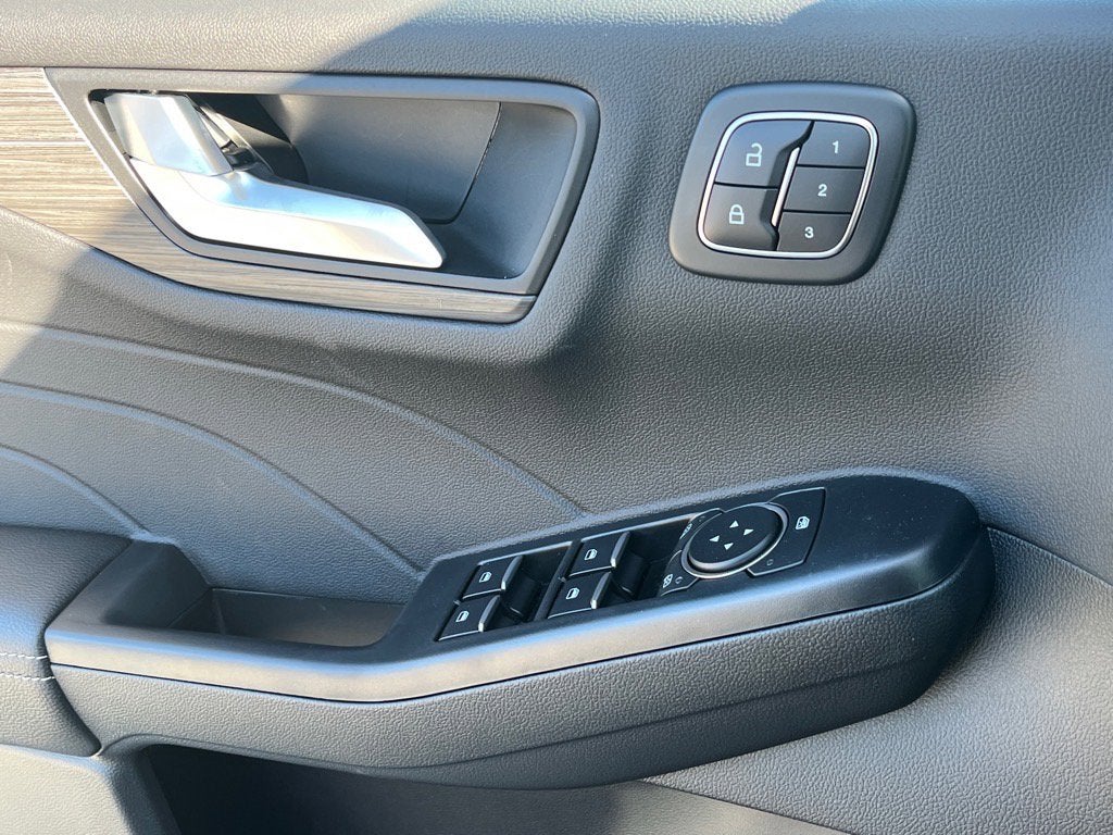 2026 Ford Escape Platinum