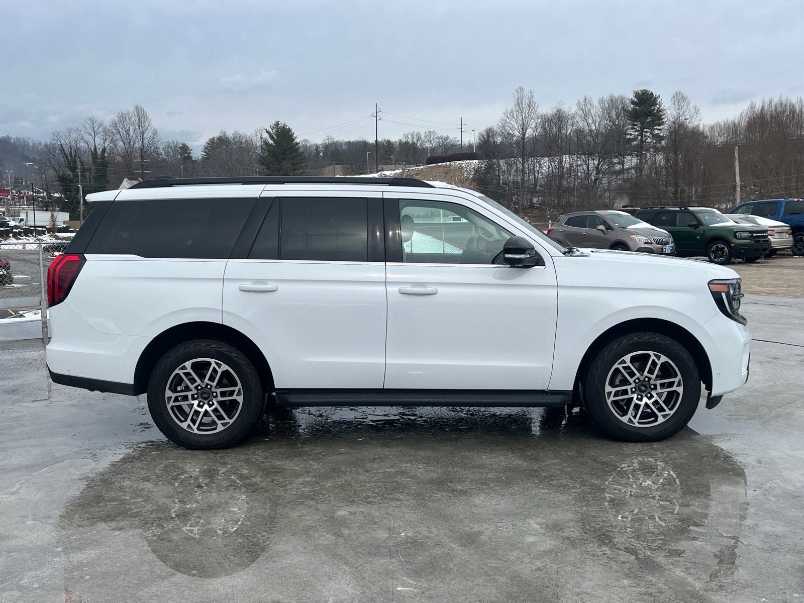 2025 Ford Expedition Active