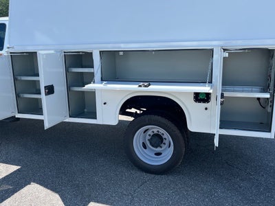 2025 Ford Super Duty F-550 DRW XL DRW