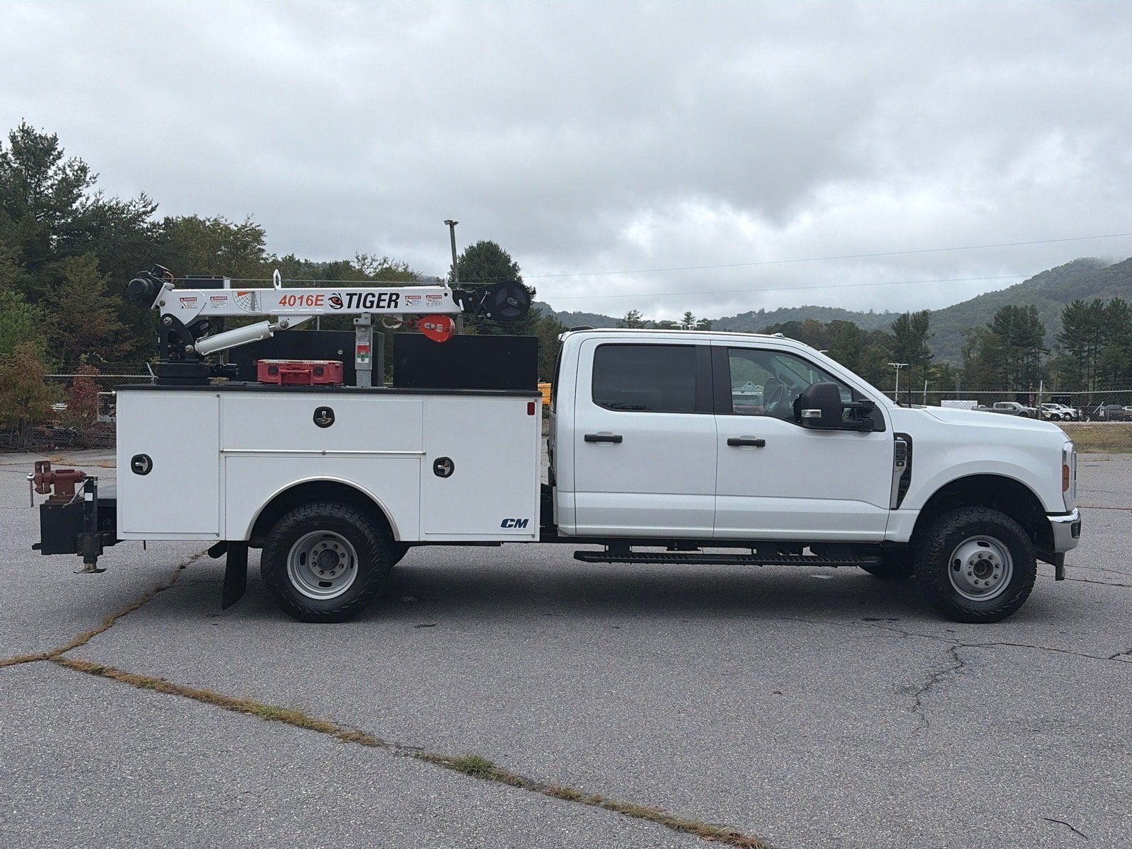 2024 Ford Super Duty F-350 DRW XL