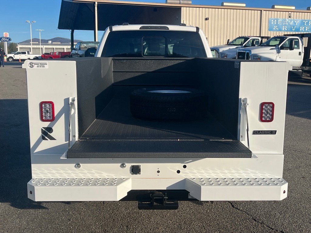 2025 Ford Super Duty F-350 SRW XL