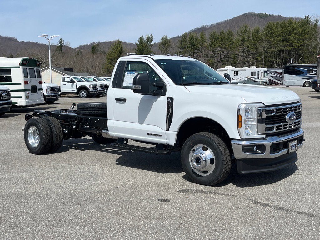 2025 Ford Super Duty F-350 DRW XL