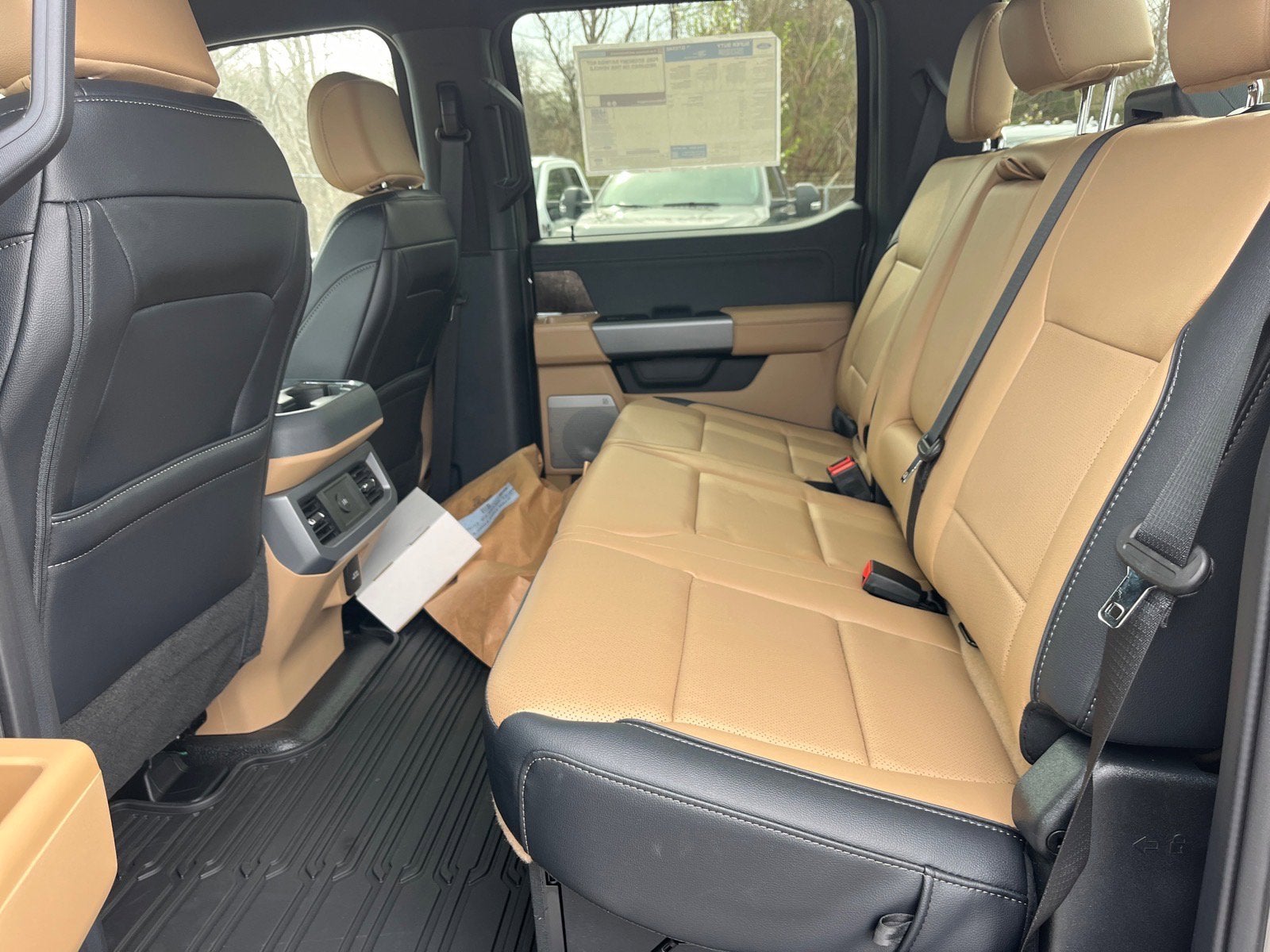 2026 Ford Super Duty F-550 DRW Lariat DRW