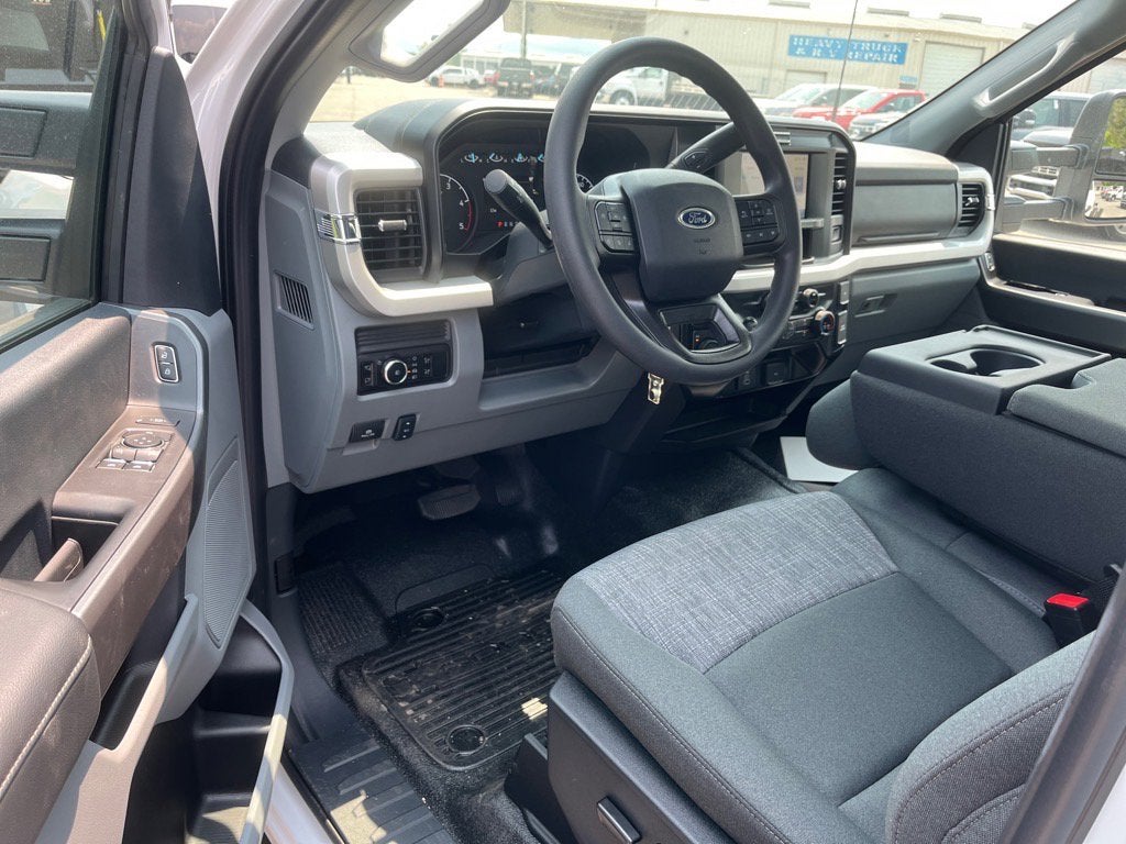 2025 Ford Super Duty F-550 DRW XLT DRW