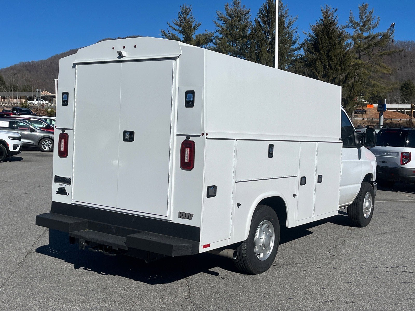 2026 Ford E-Series Cutaway E-350 SD