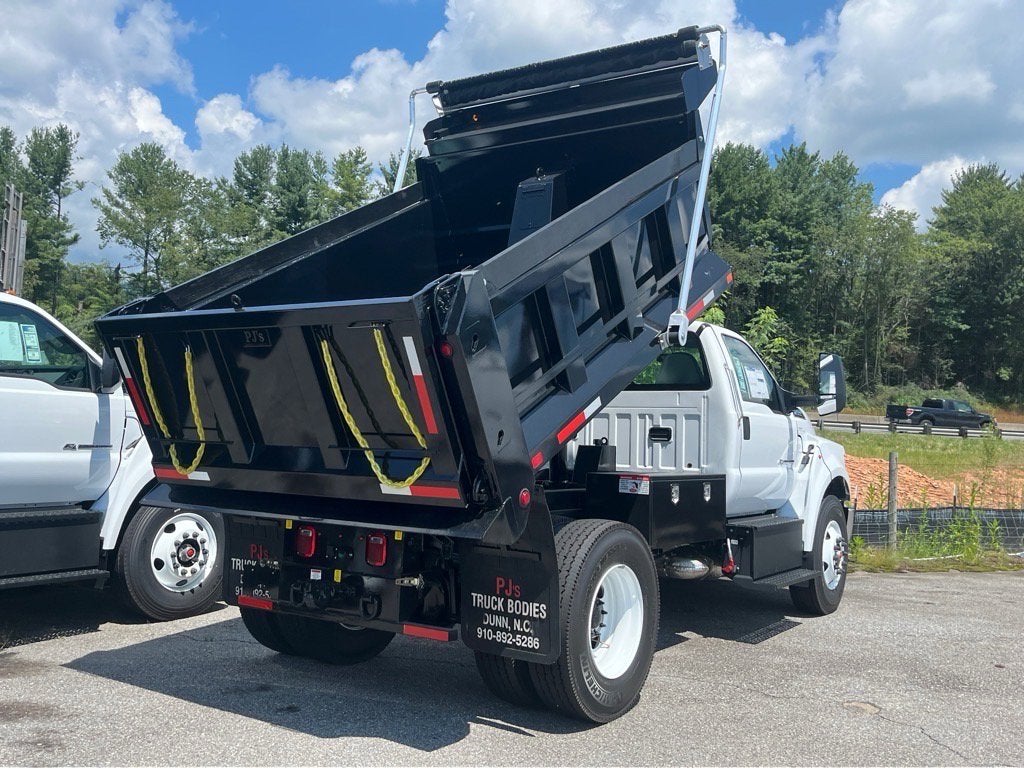 2026 Ford F-750SD Base