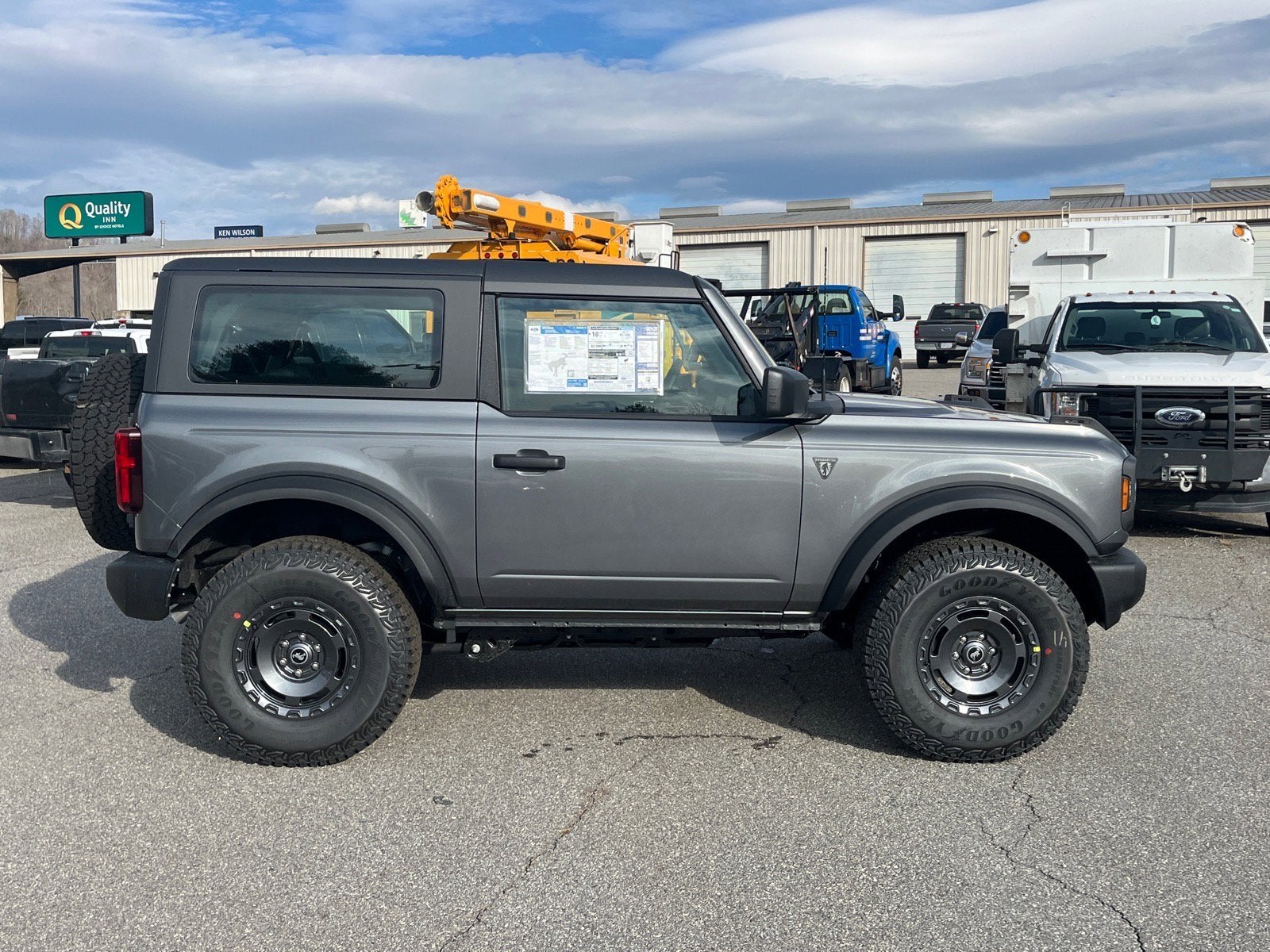 2025 Ford Bronco Base