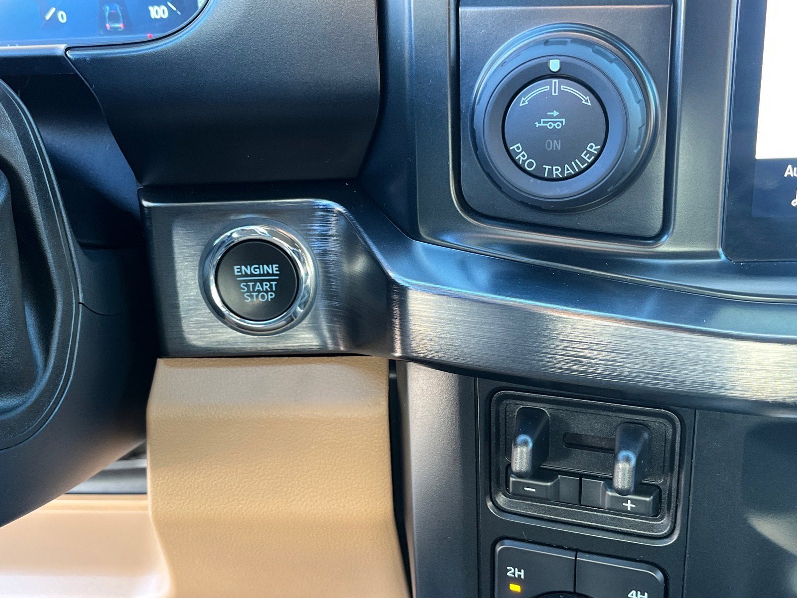 2023 Ford Super Duty F-350 SRW LARIAT