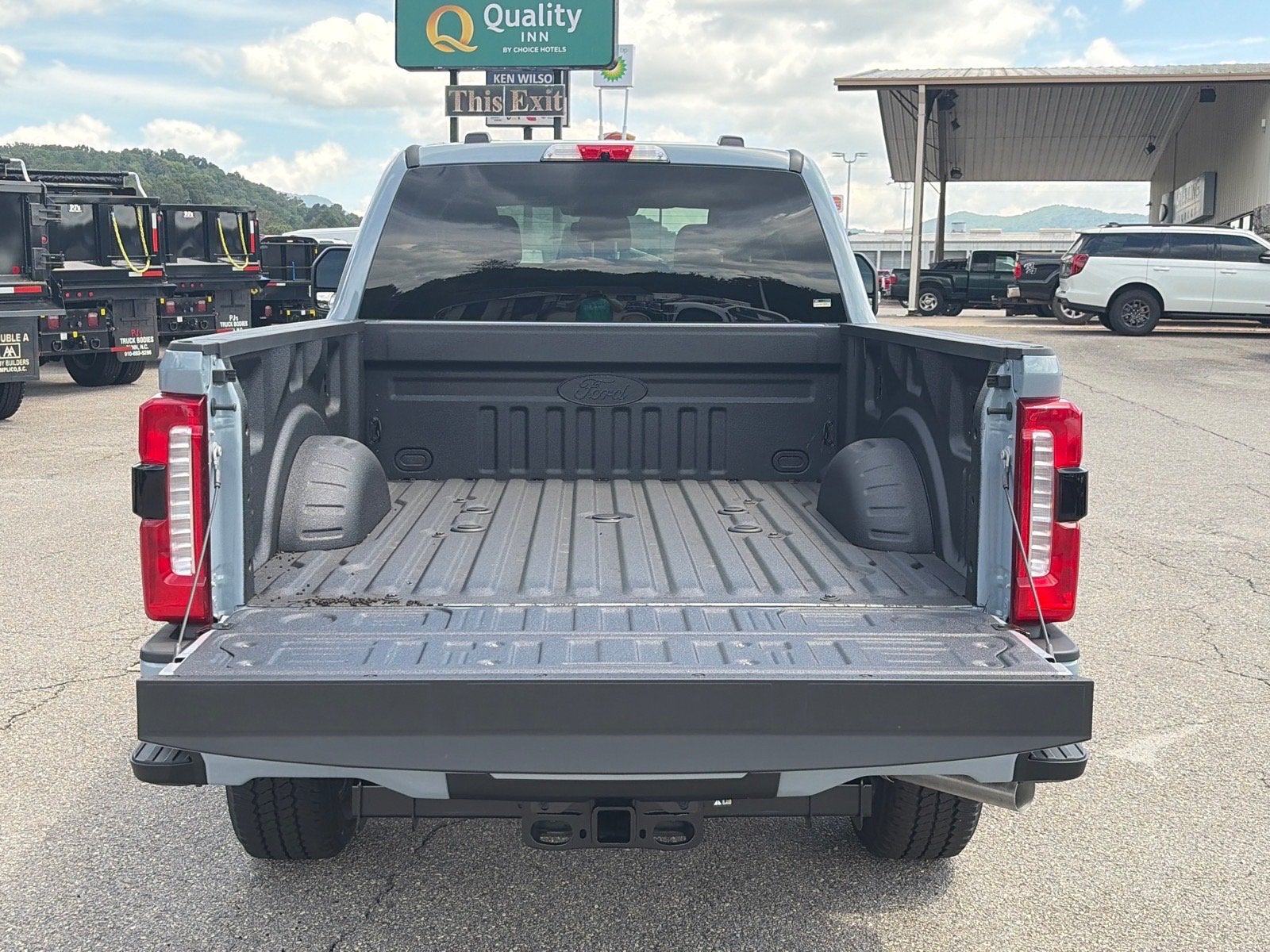 2026 Ford Super Duty F-350 SRW LARIAT