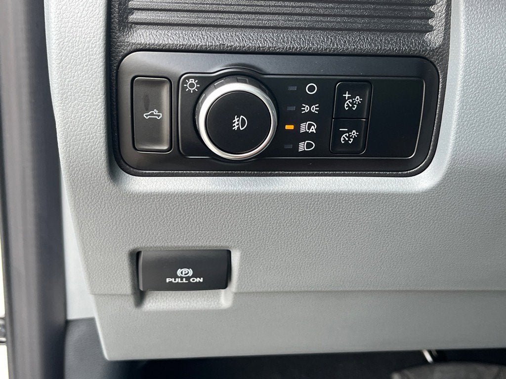 2025 Ford Super Duty F-350 SRW XL