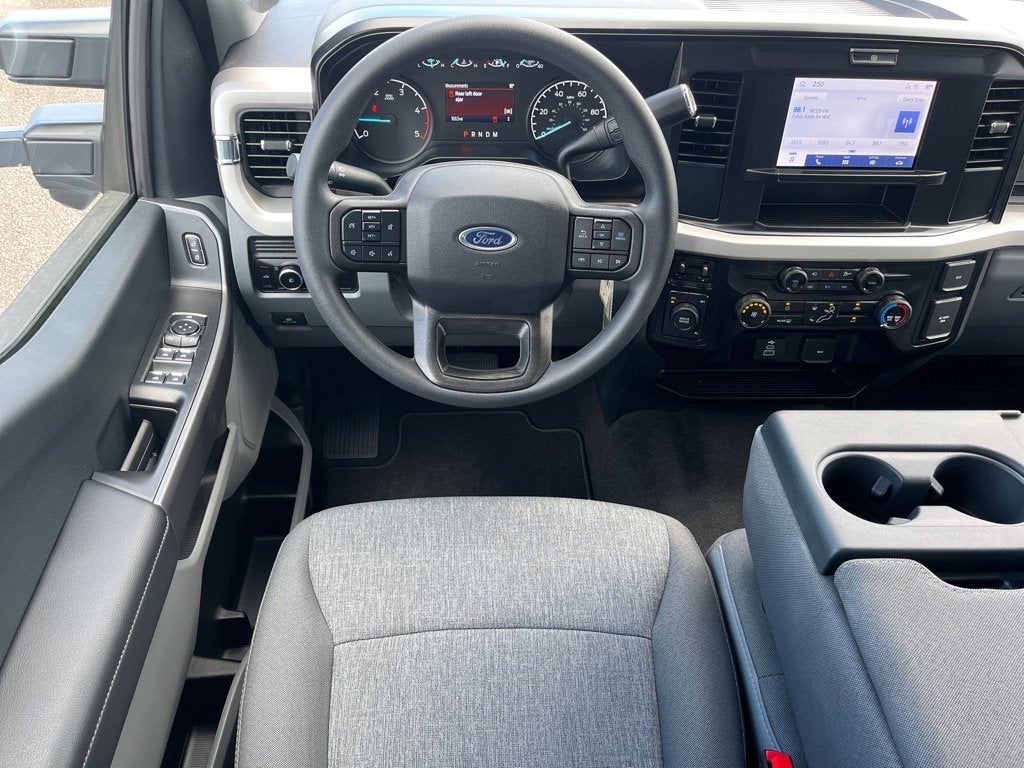 2025 Ford Super Duty F-350 SRW XL