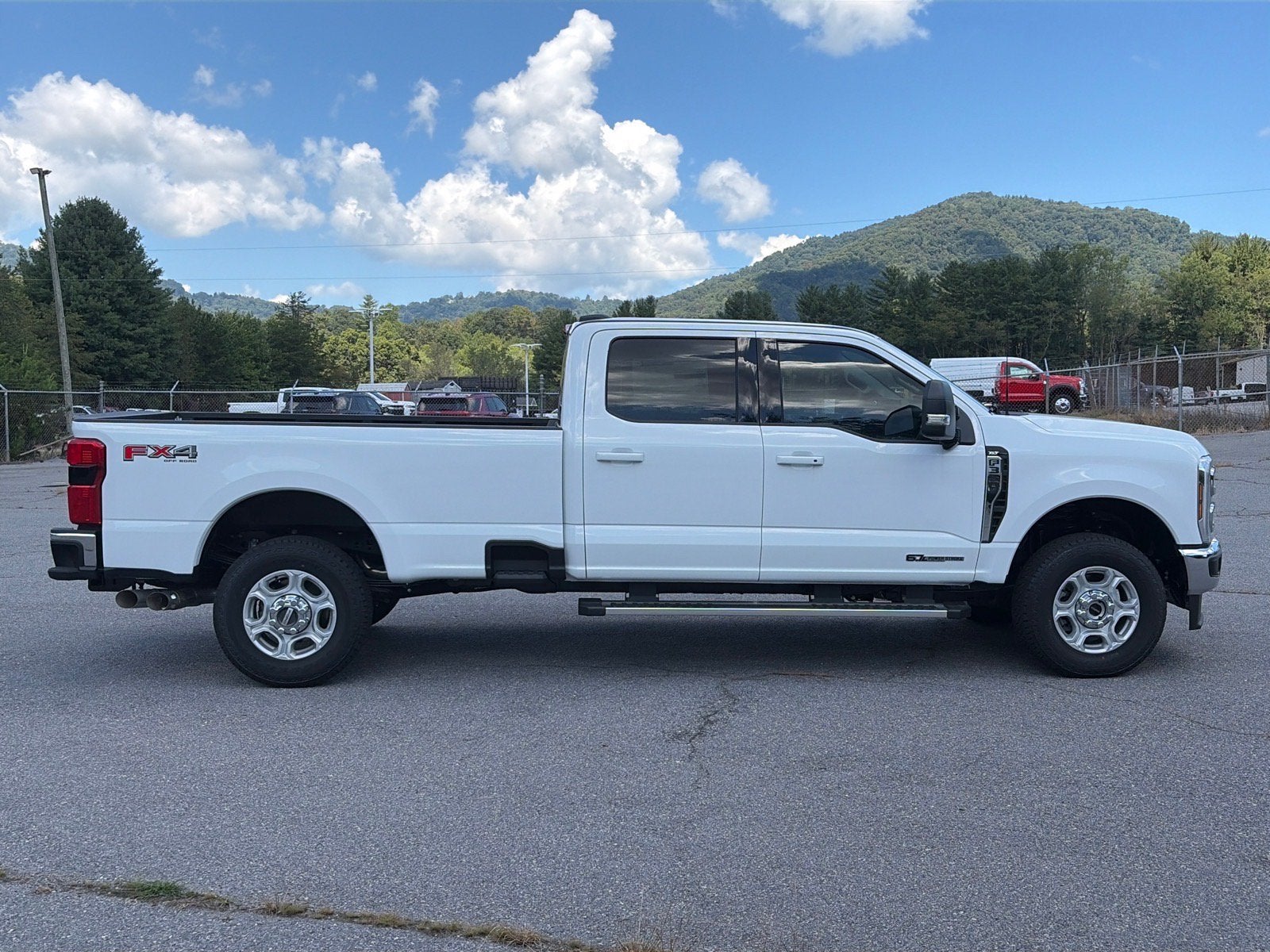 2026 Ford Super Duty F-350 SRW XLT