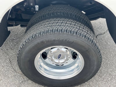 2025 Ford Super Duty F-350 DRW Platinum