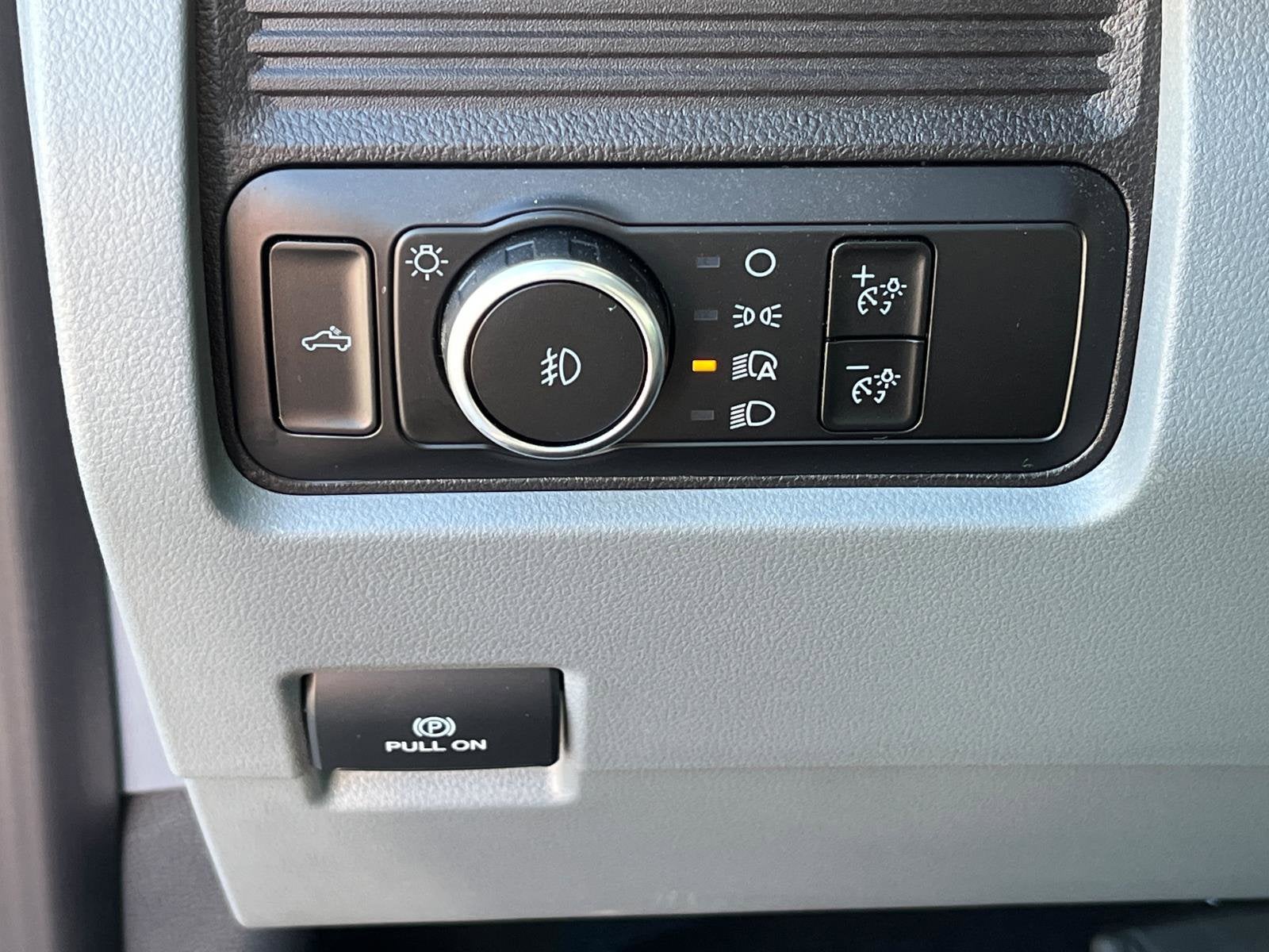 2025 Ford Super Duty F-350 SRW XL