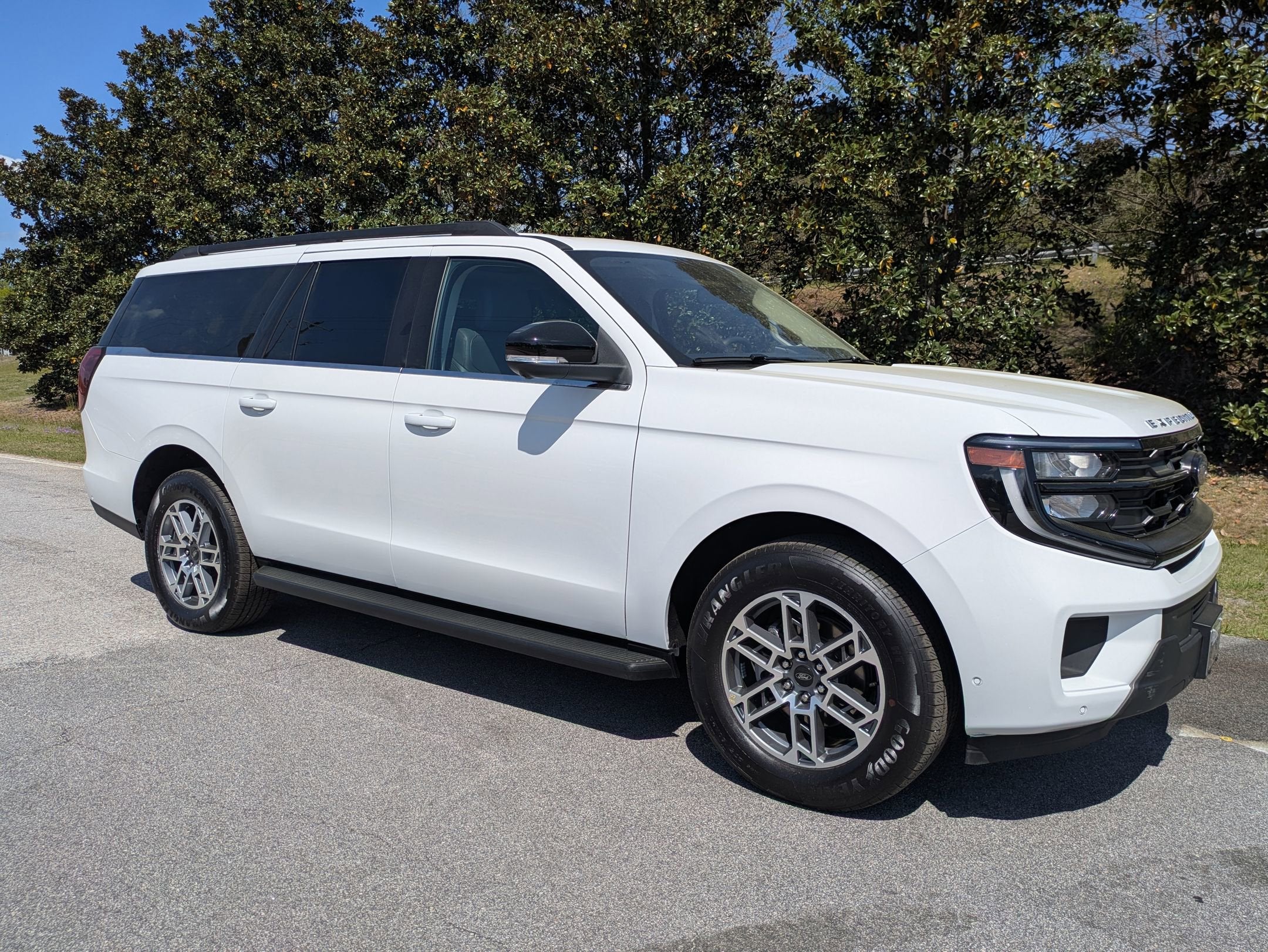 2025 Ford Expedition Max Active