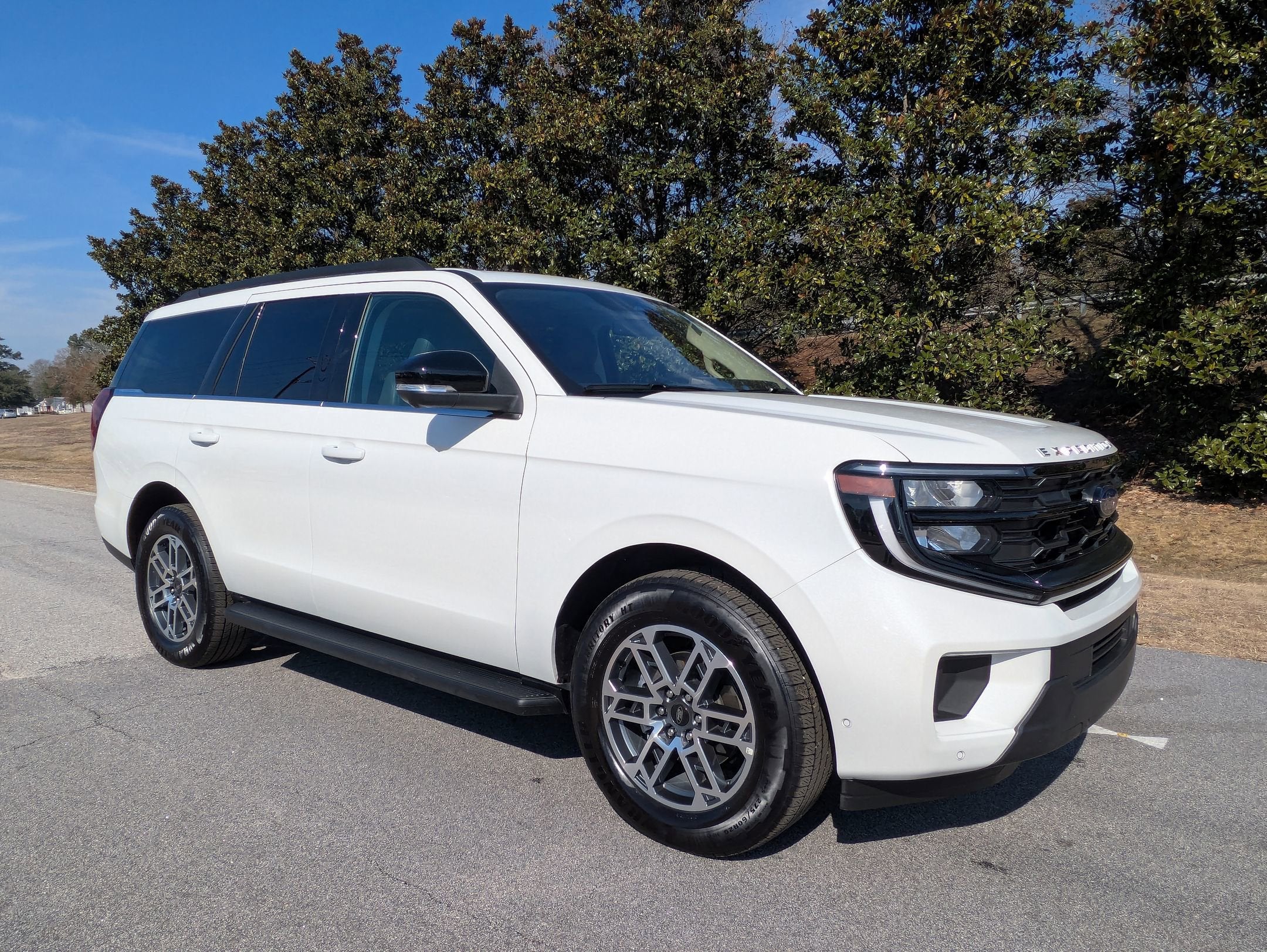 2025 Ford Expedition Active