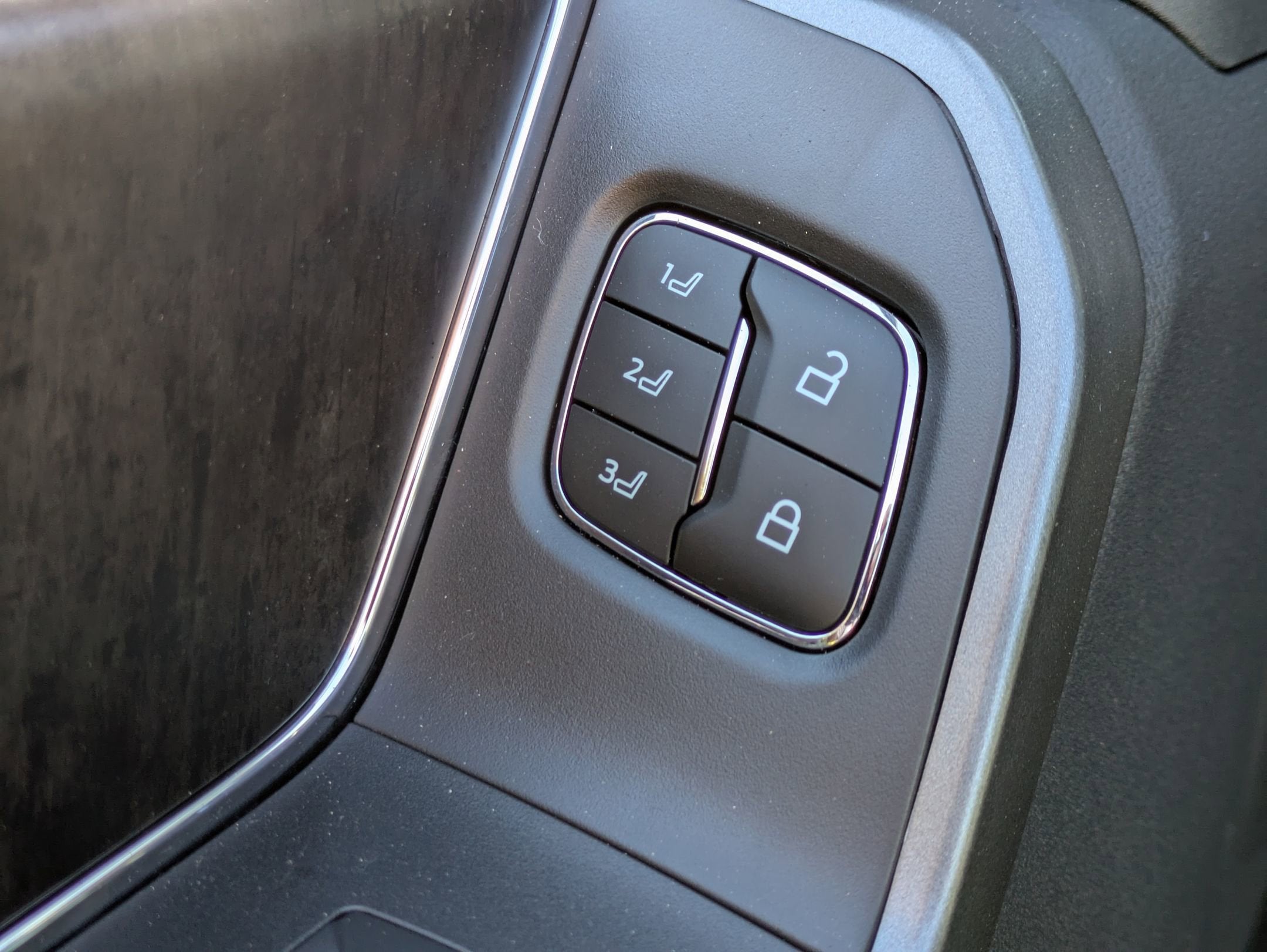 2025 Ford Super Duty F-350 SRW F-350® Lariat®