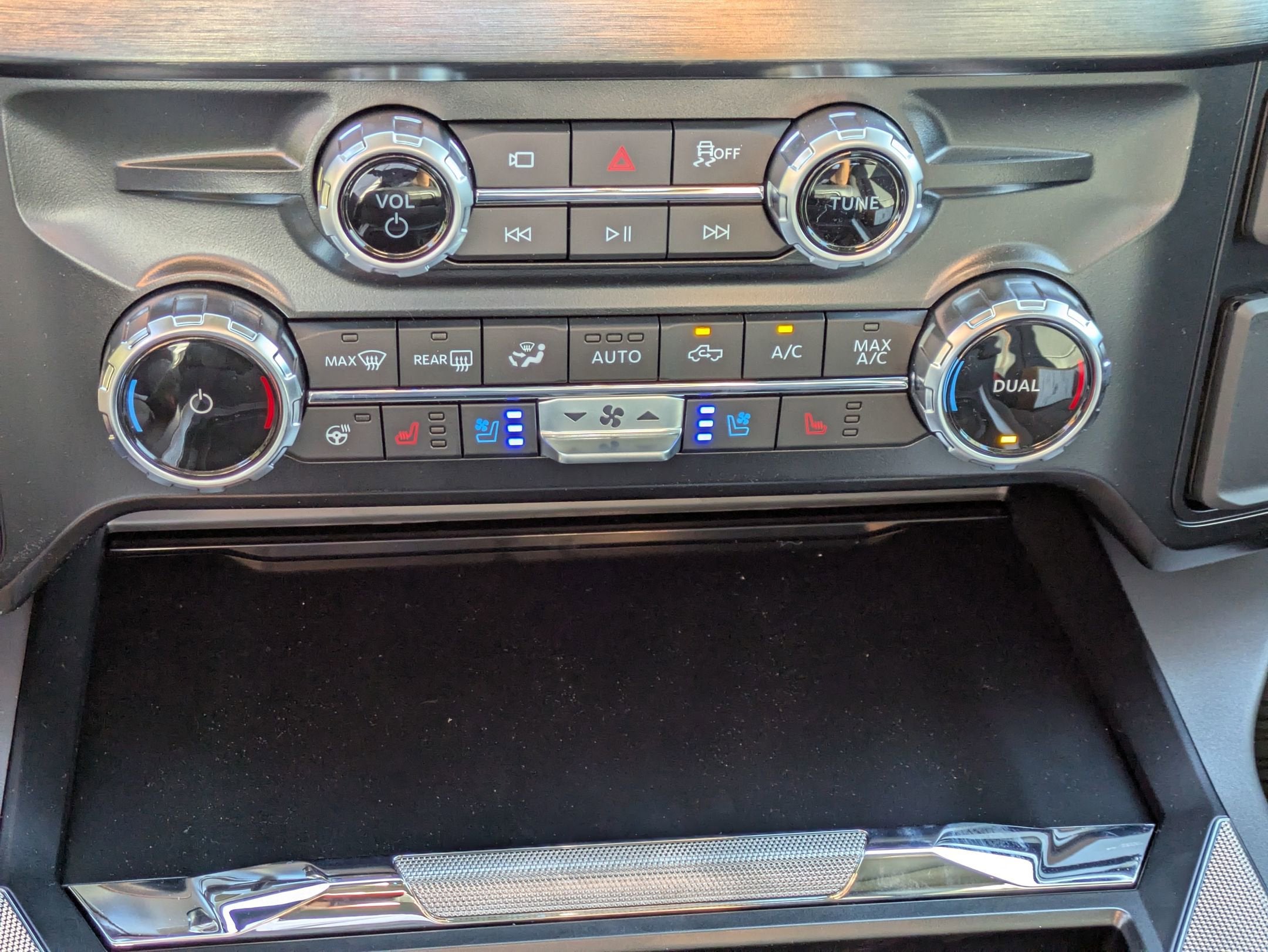 2025 Ford Super Duty F-350 SRW F-350® Lariat®