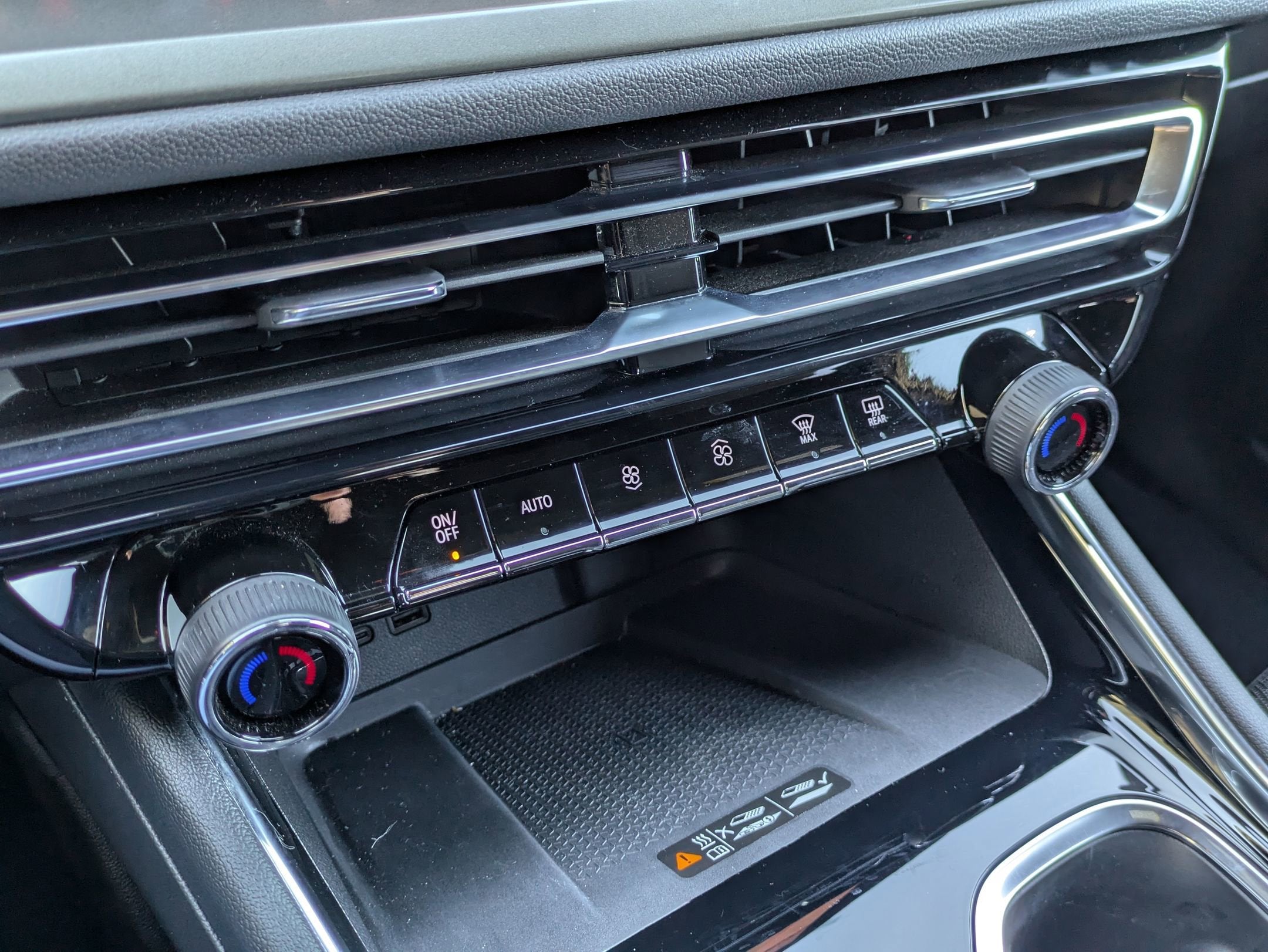 2024 Chevrolet Traverse AWD LT