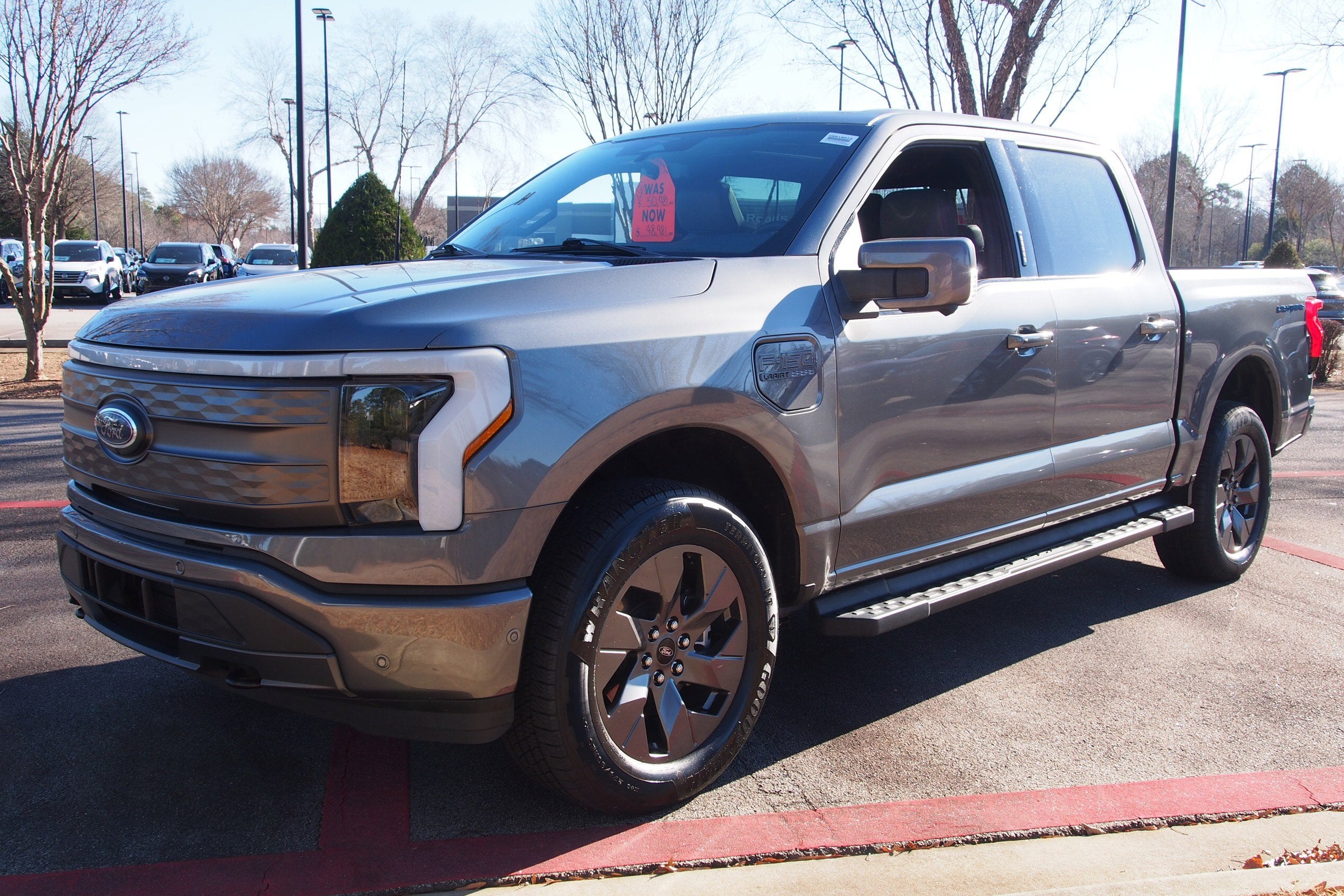2023 Ford F-150 Lightning LARIAT
