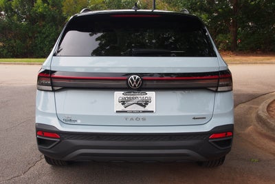 2025 Volkswagen Taos SE Black