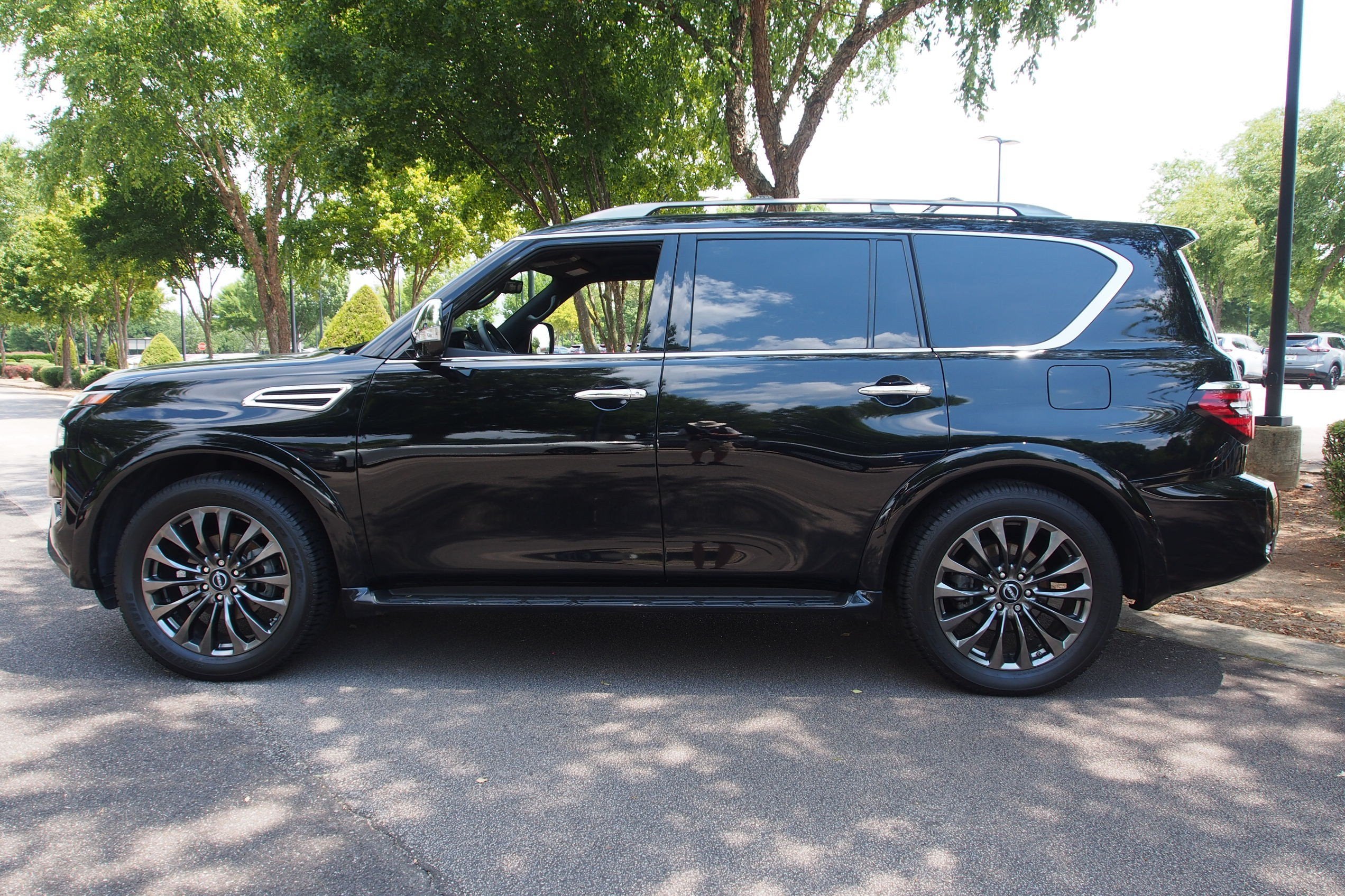 2023 Nissan Armada Platinum