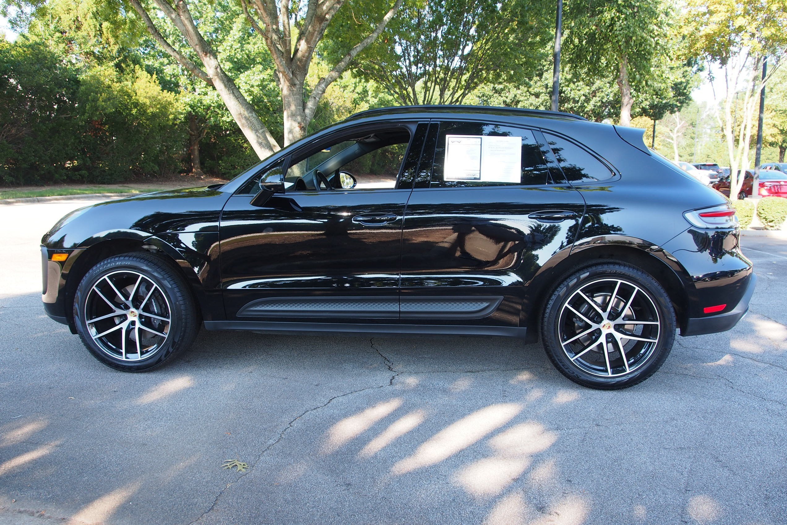 2023 Porsche Macan Base