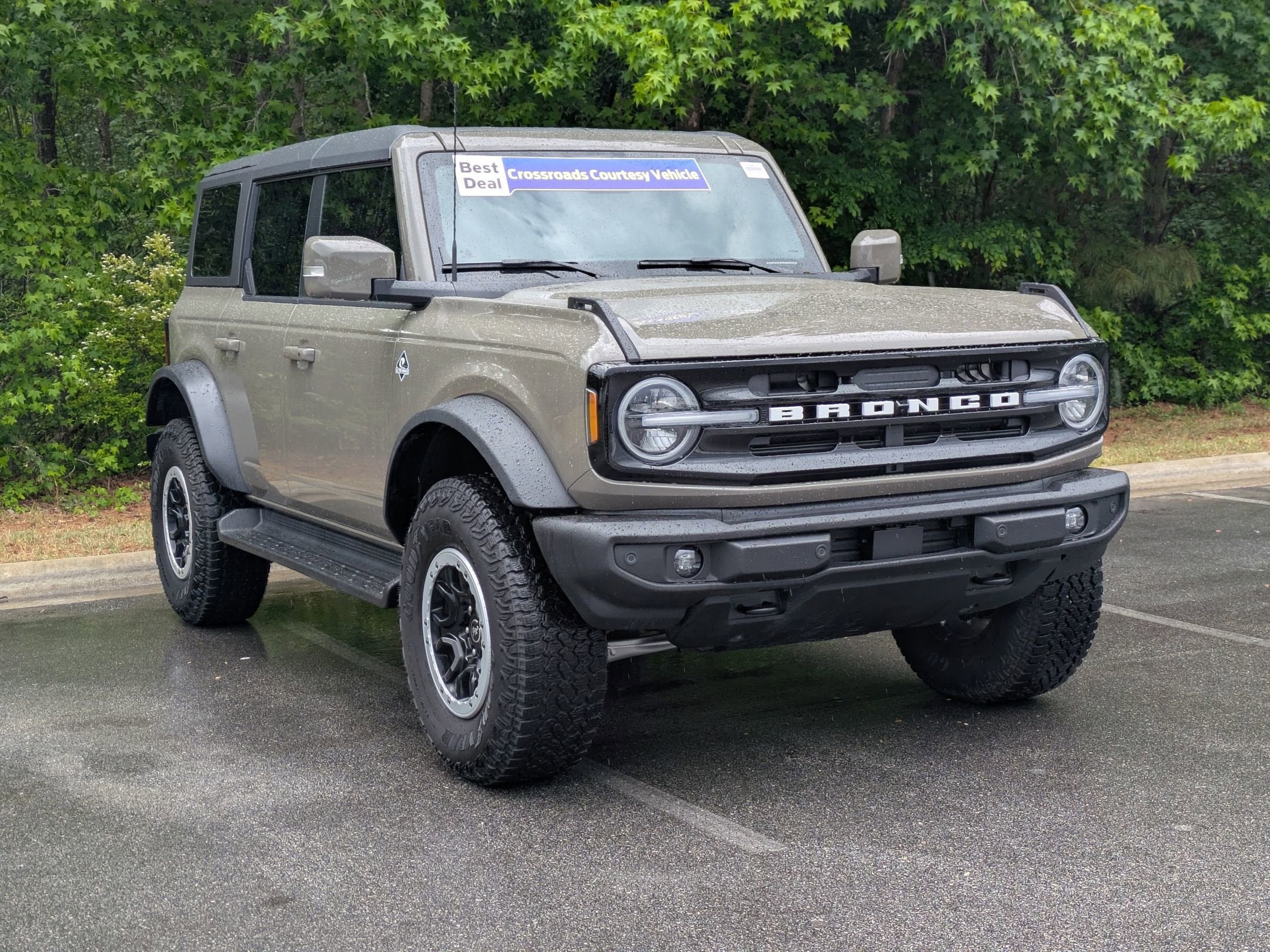 2025 Ford Bronco Outer Banks - Crossroads Courtesy Demo