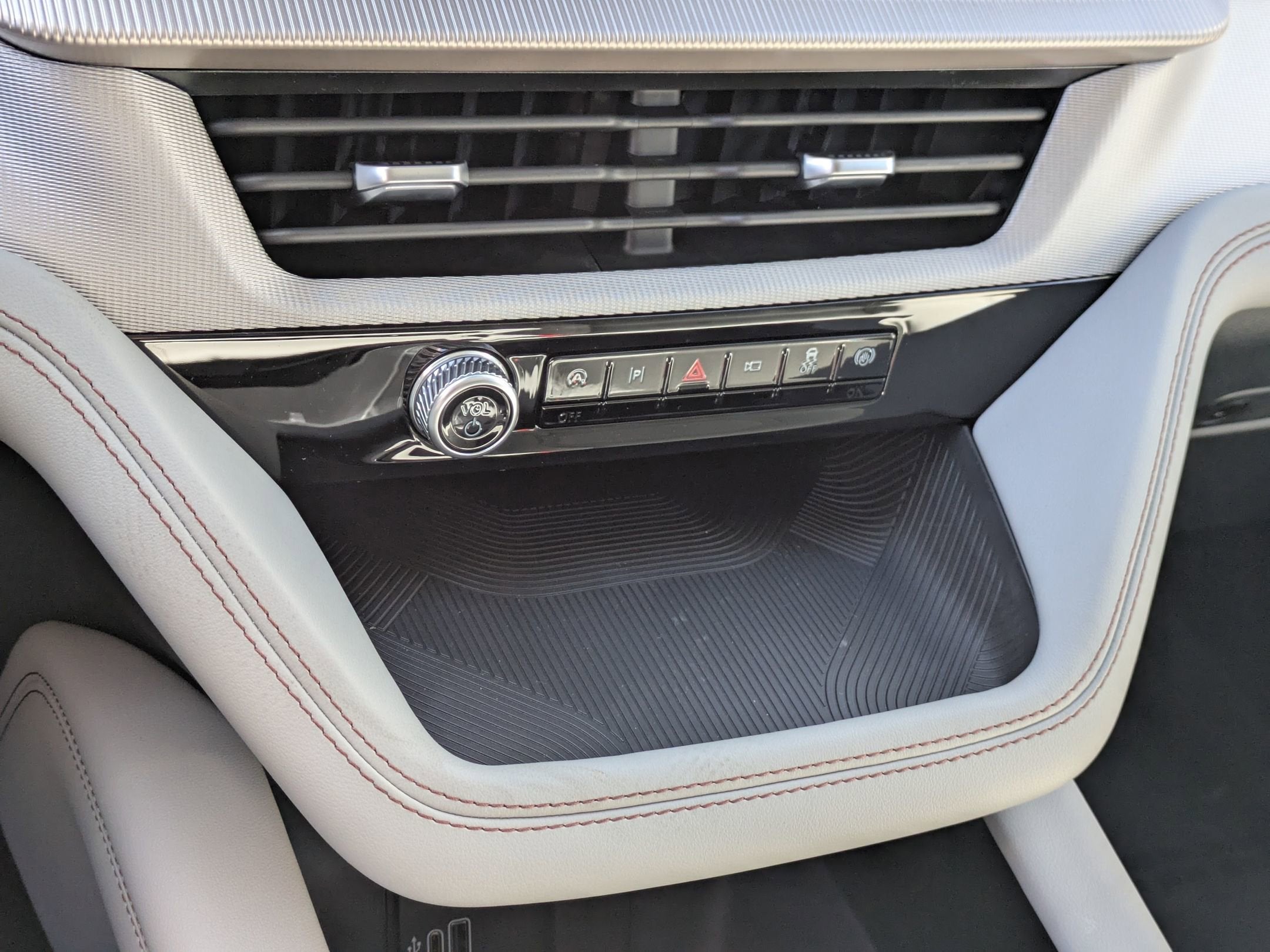 2026 Ford Explorer Active (200A)