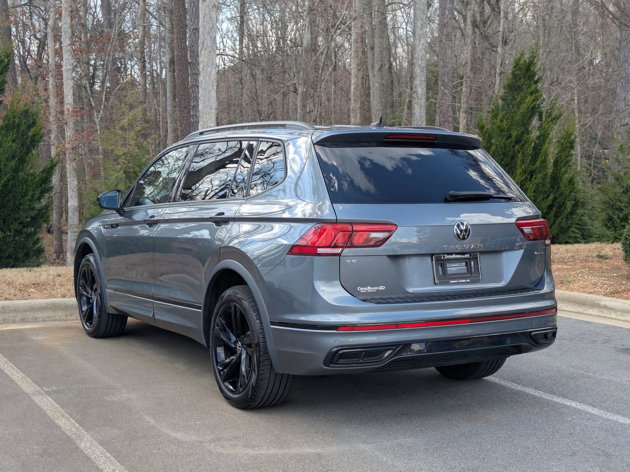 2024 Volkswagen Tiguan SE R-Line Black
