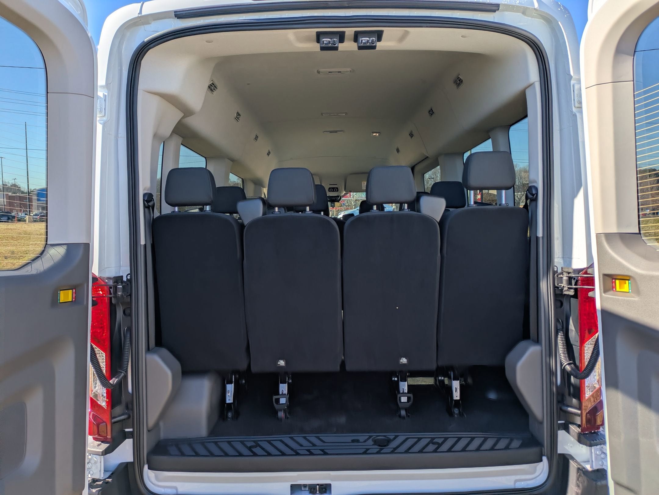 2026 Ford Transit Passenger Wagon XLT