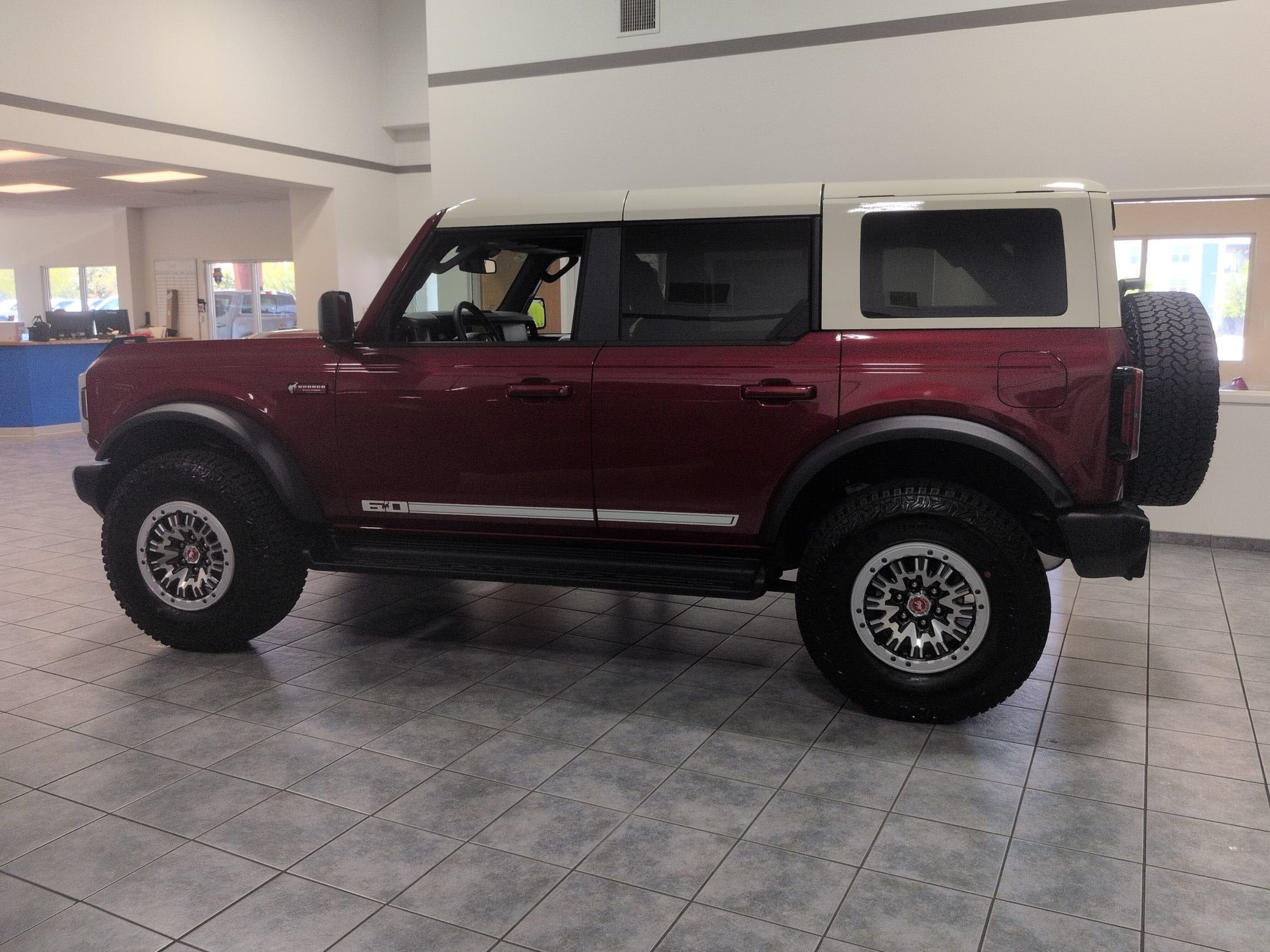 2026 Ford Bronco Outer Banks