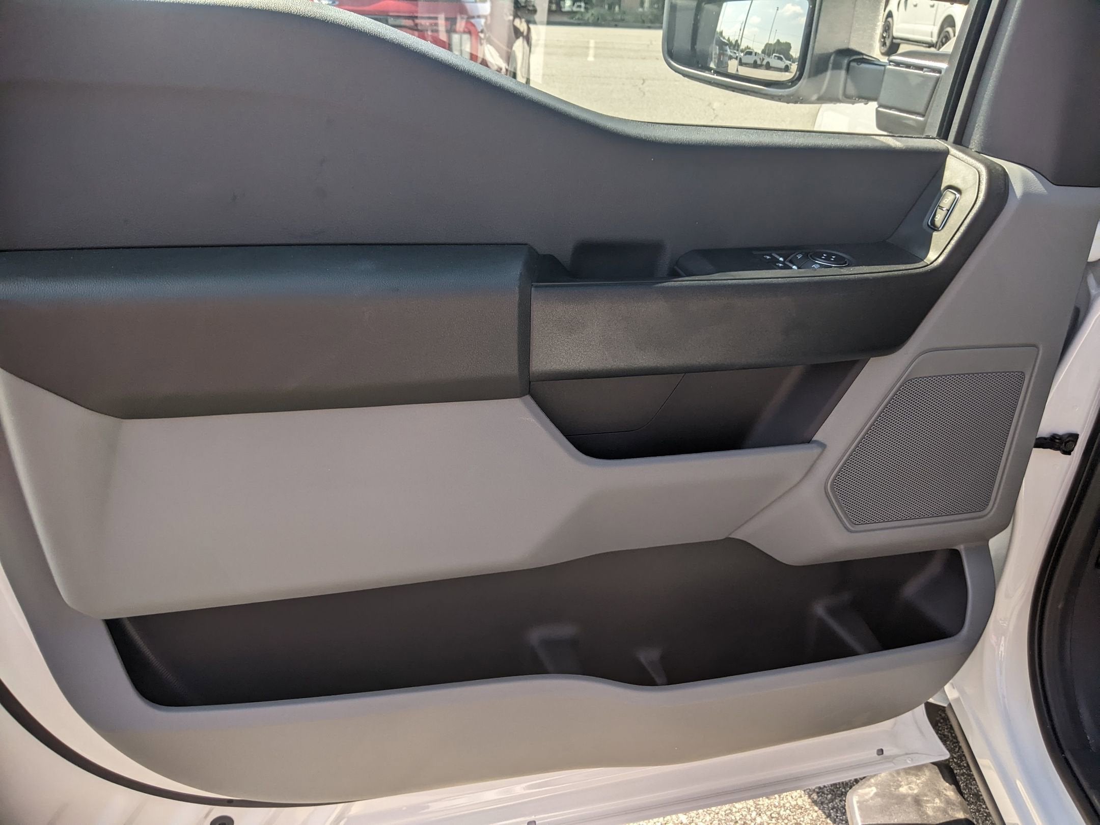 2025 Ford Super Duty F-550 DRW XL