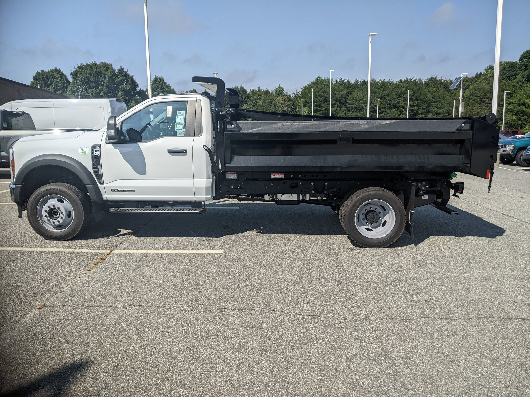 2025 Ford Super Duty F-550 DRW XL