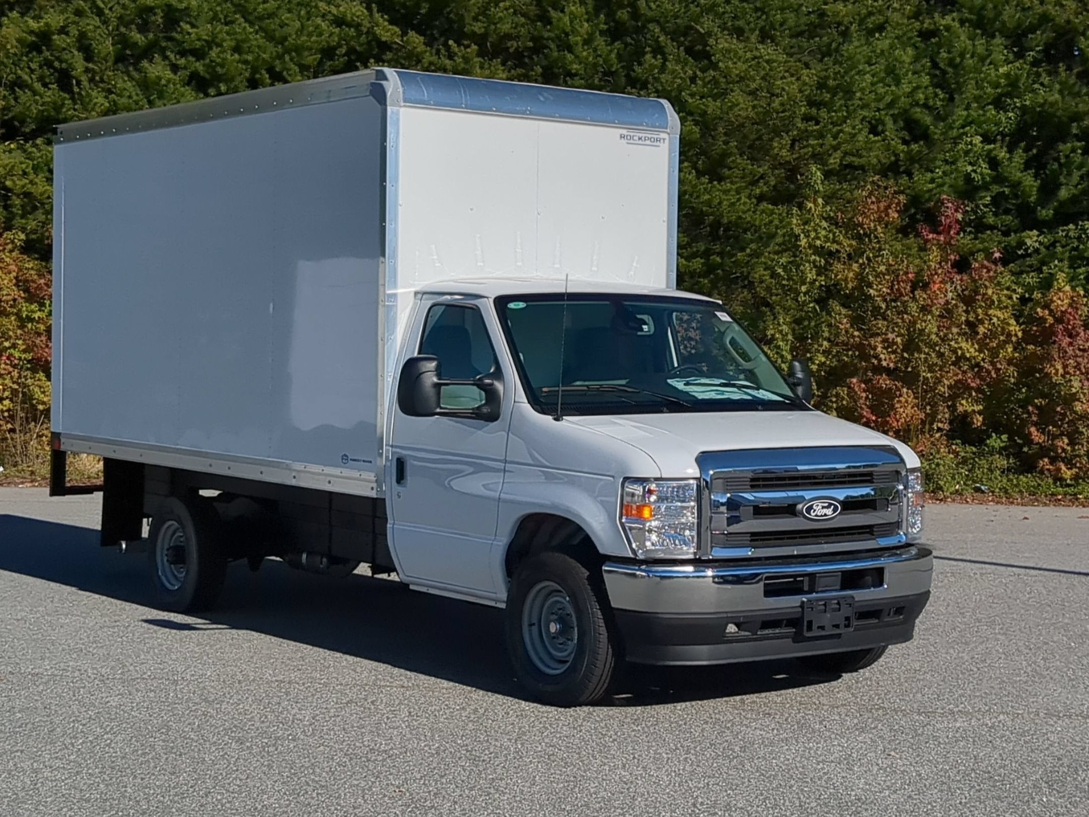2027 Ford E-Series Cutaway Base