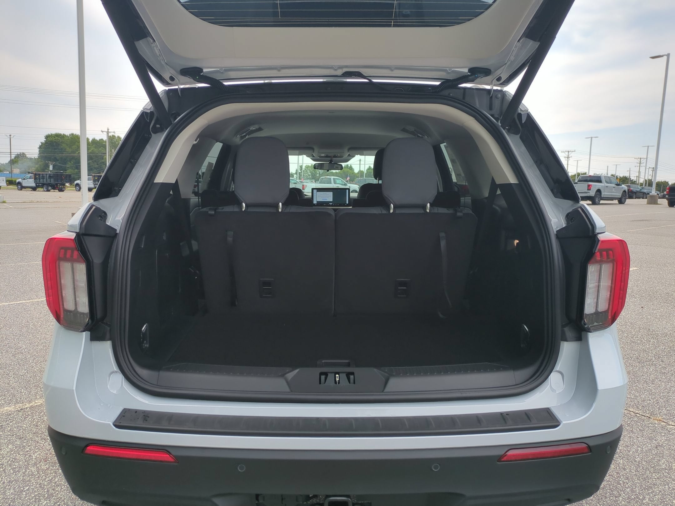 2026 Ford Explorer Active w/100A Pkg