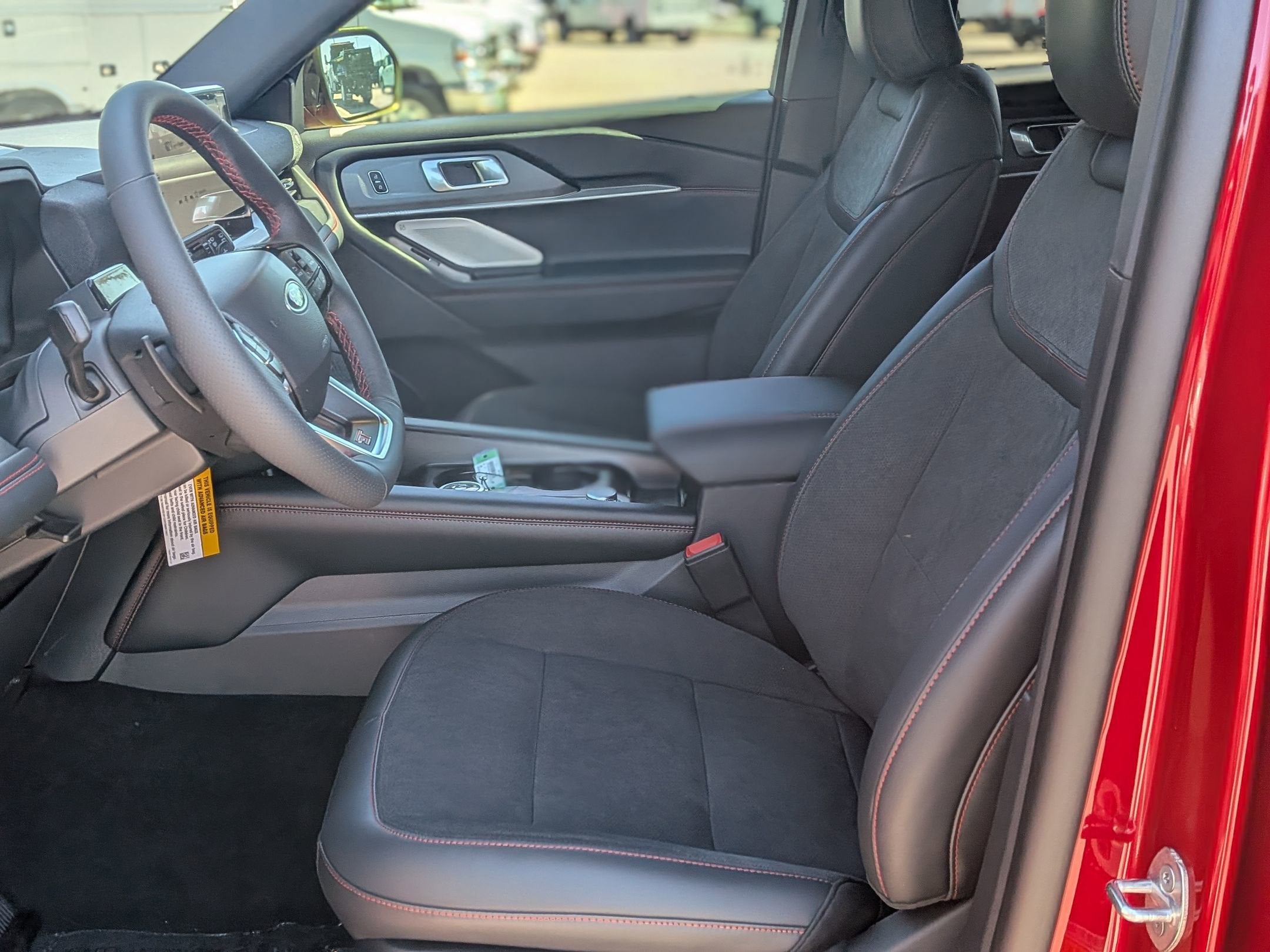 2026 Ford Explorer ST - Photo 15