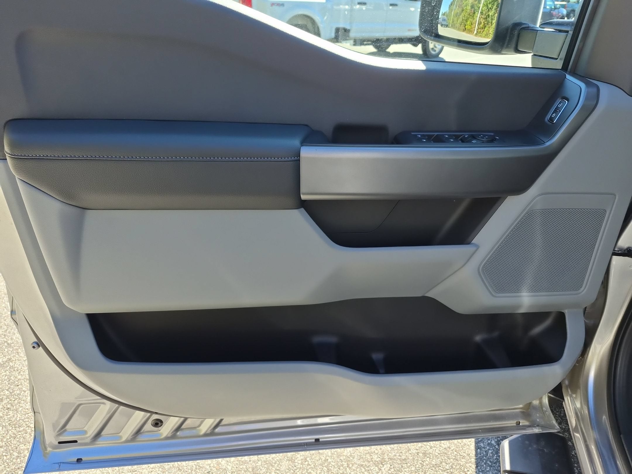 2027 Ford Super Duty F-250 SRW XLT