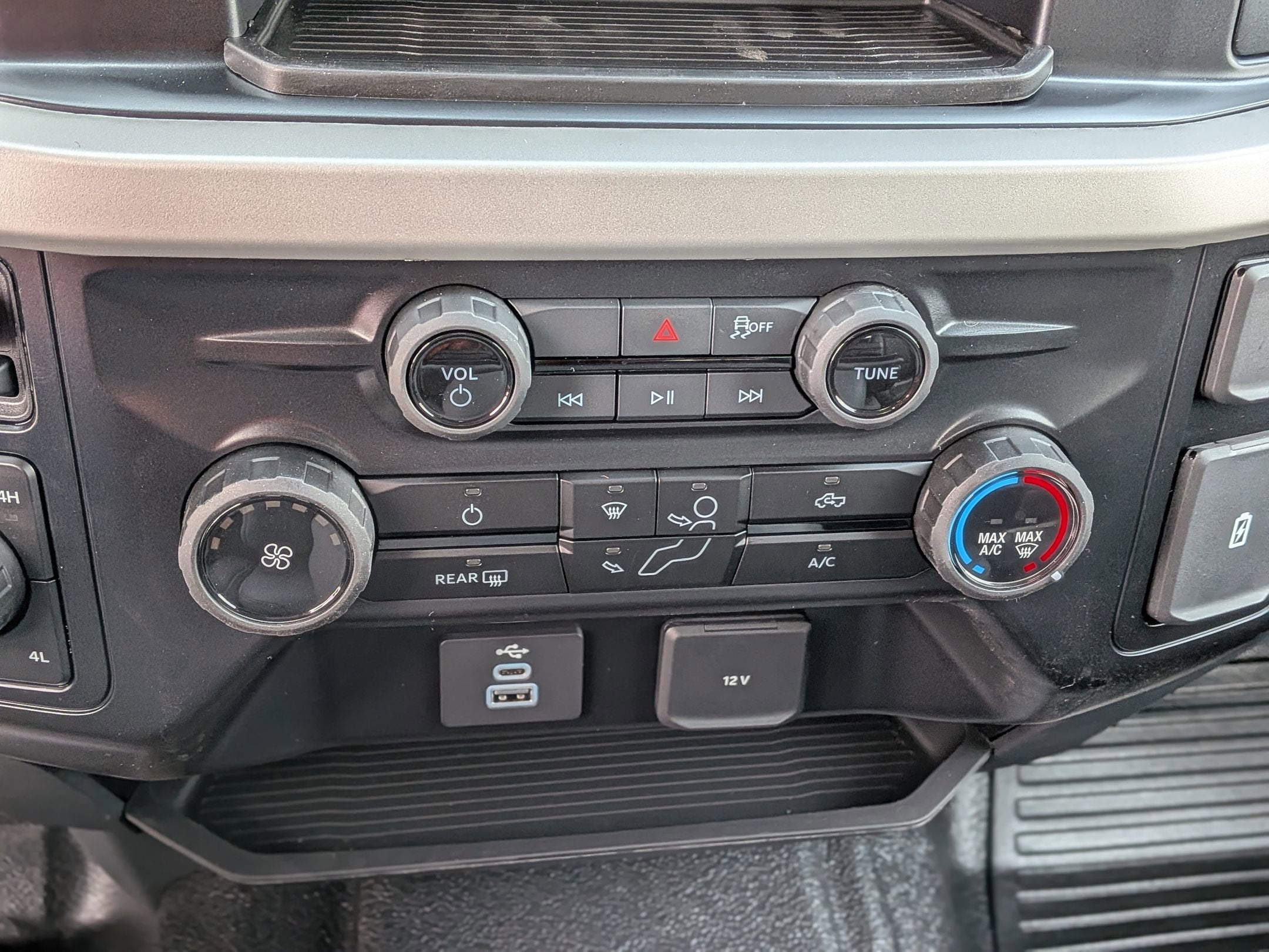 2026 Ford Super Duty F-350 SRW XLT